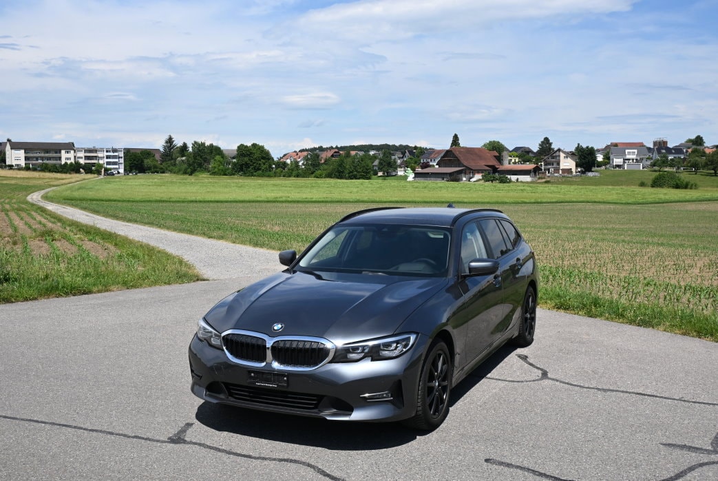 BMW 320d xDrive 48V Touring Steptronic-image-0