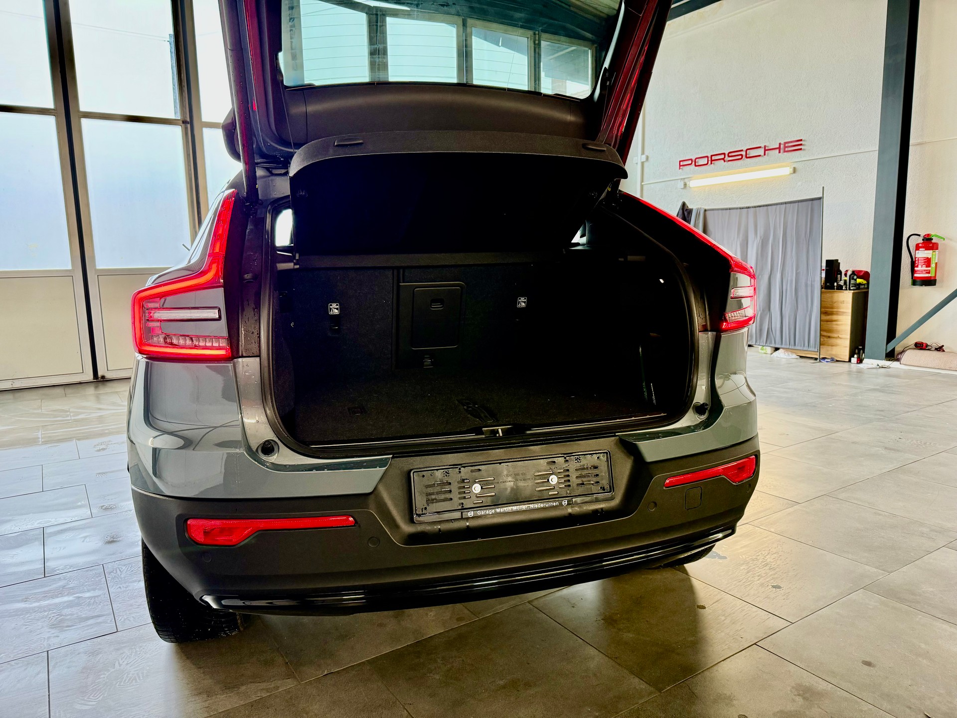 VOLVO C40 Recharge P8 Twin AWD Pure Electric Ultimate-image-5
