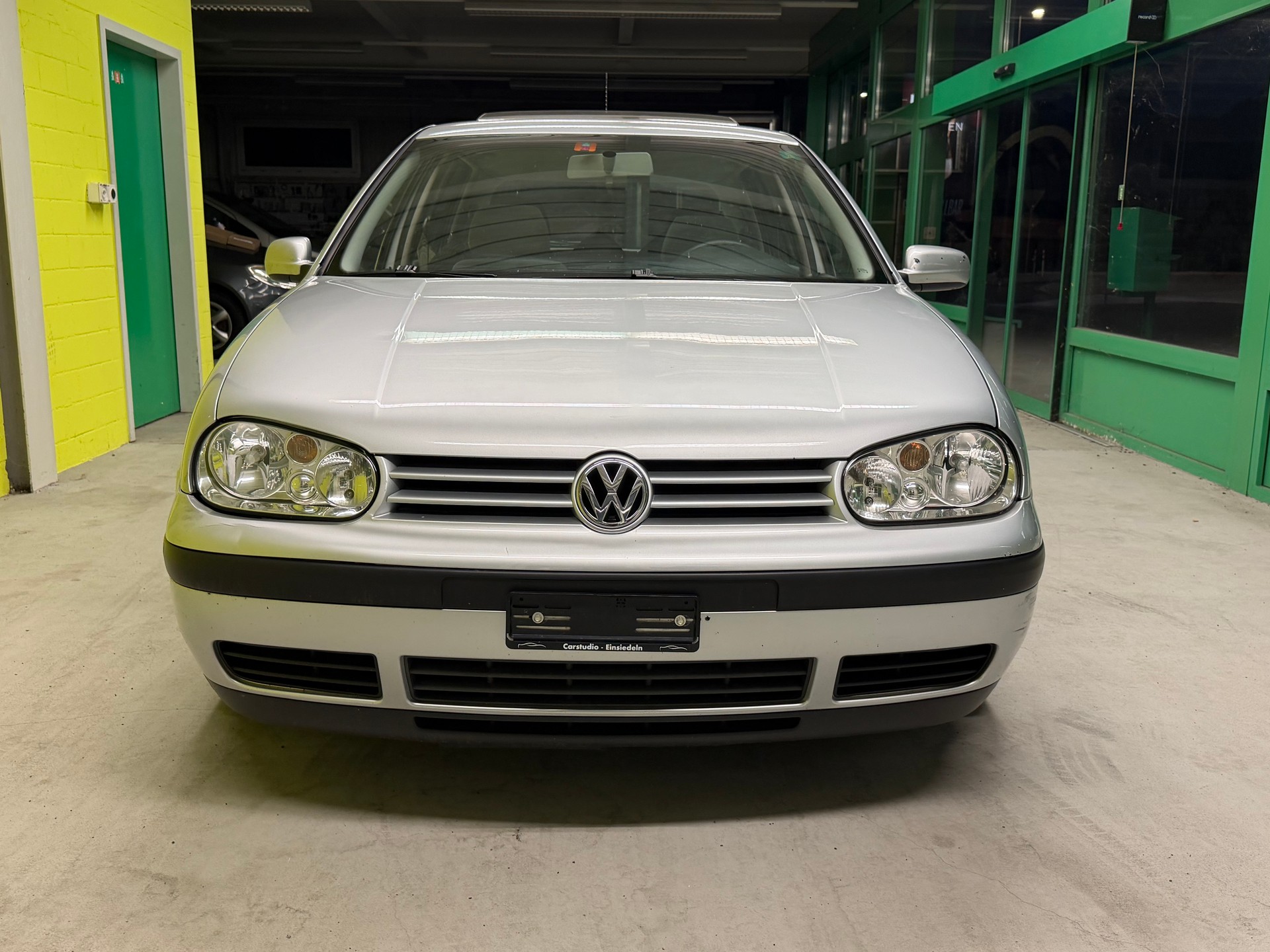VW Golf 2.0-image-3