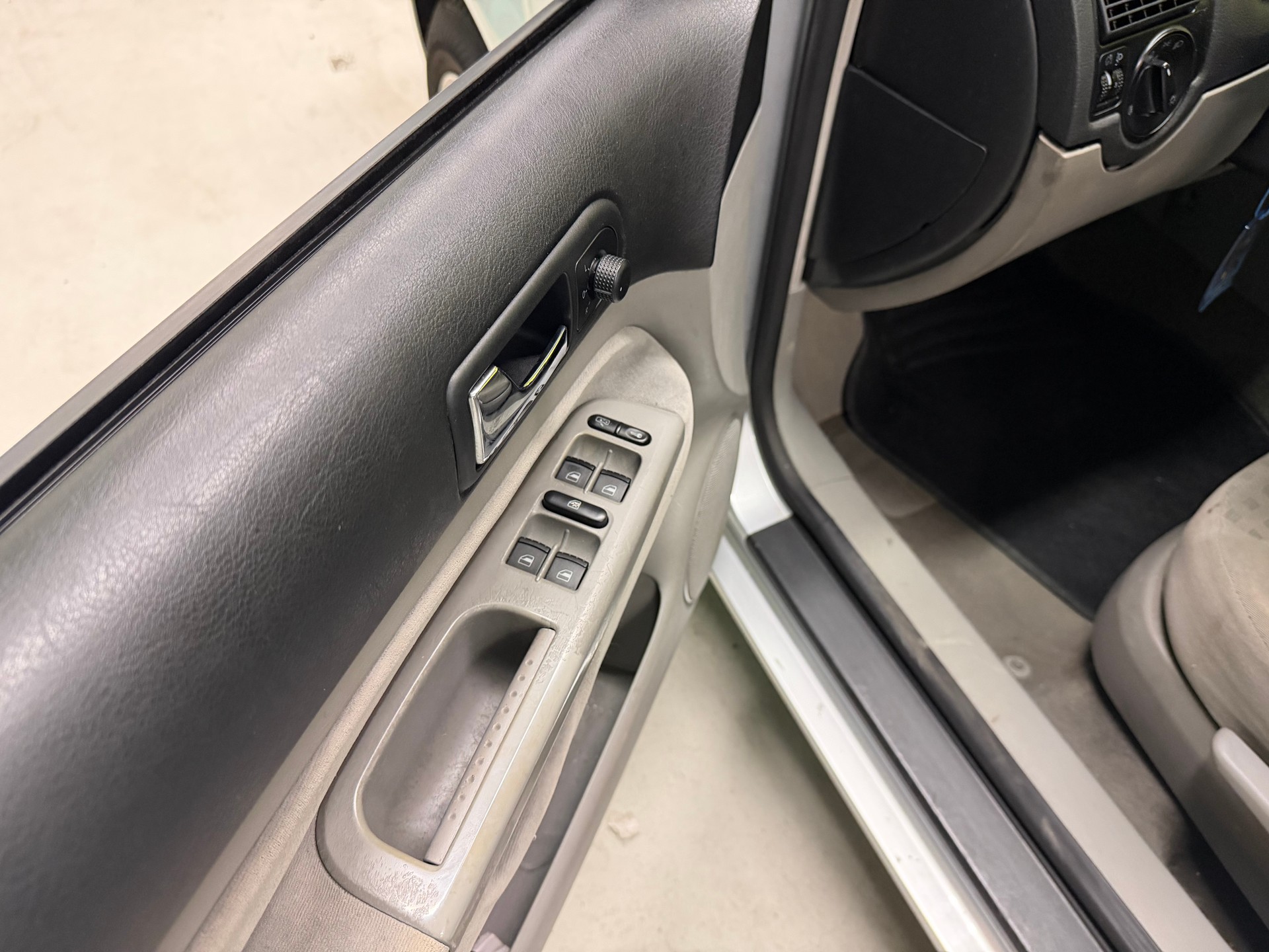 VW Golf 2.0-image-11