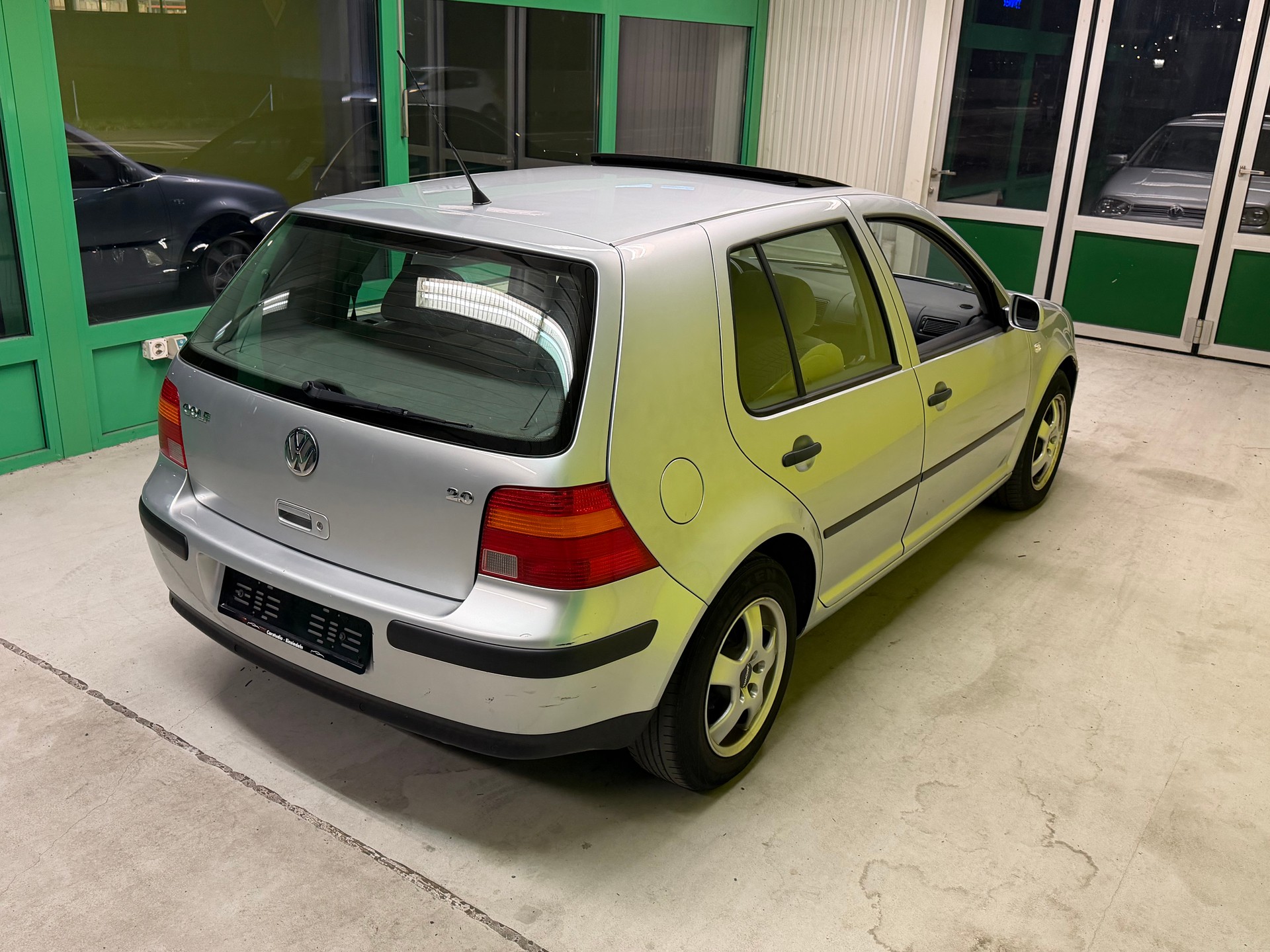 VW Golf 2.0-image-19