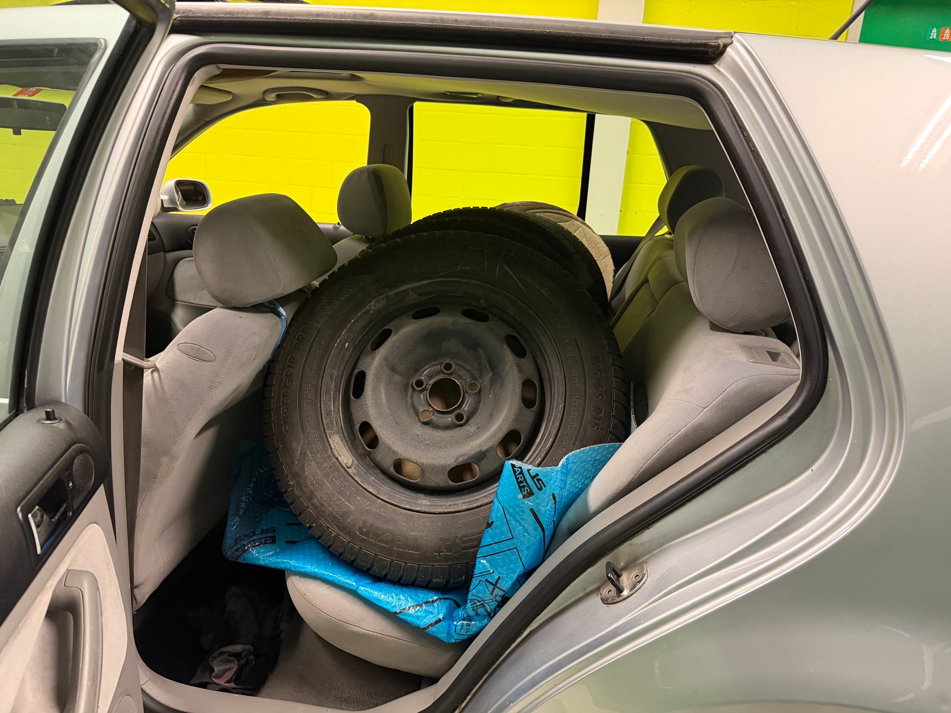 VW Golf 2.0-image-10