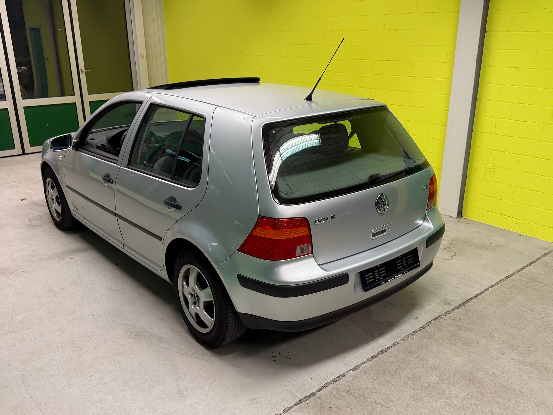 VW Golf 2.0-image-23