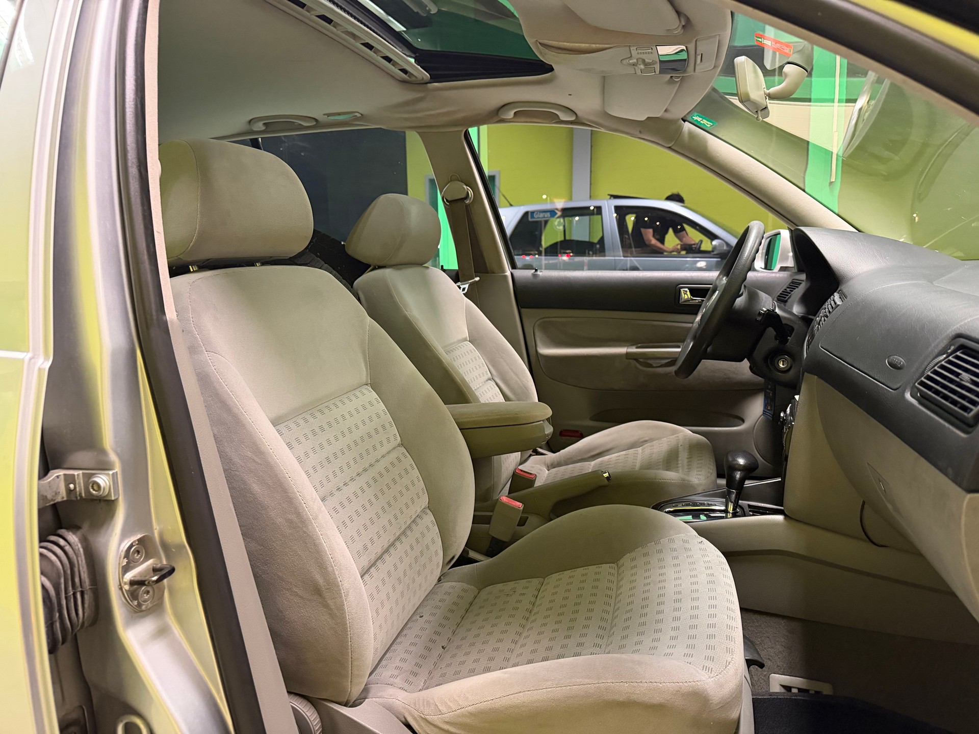 VW Golf 2.0-image-7