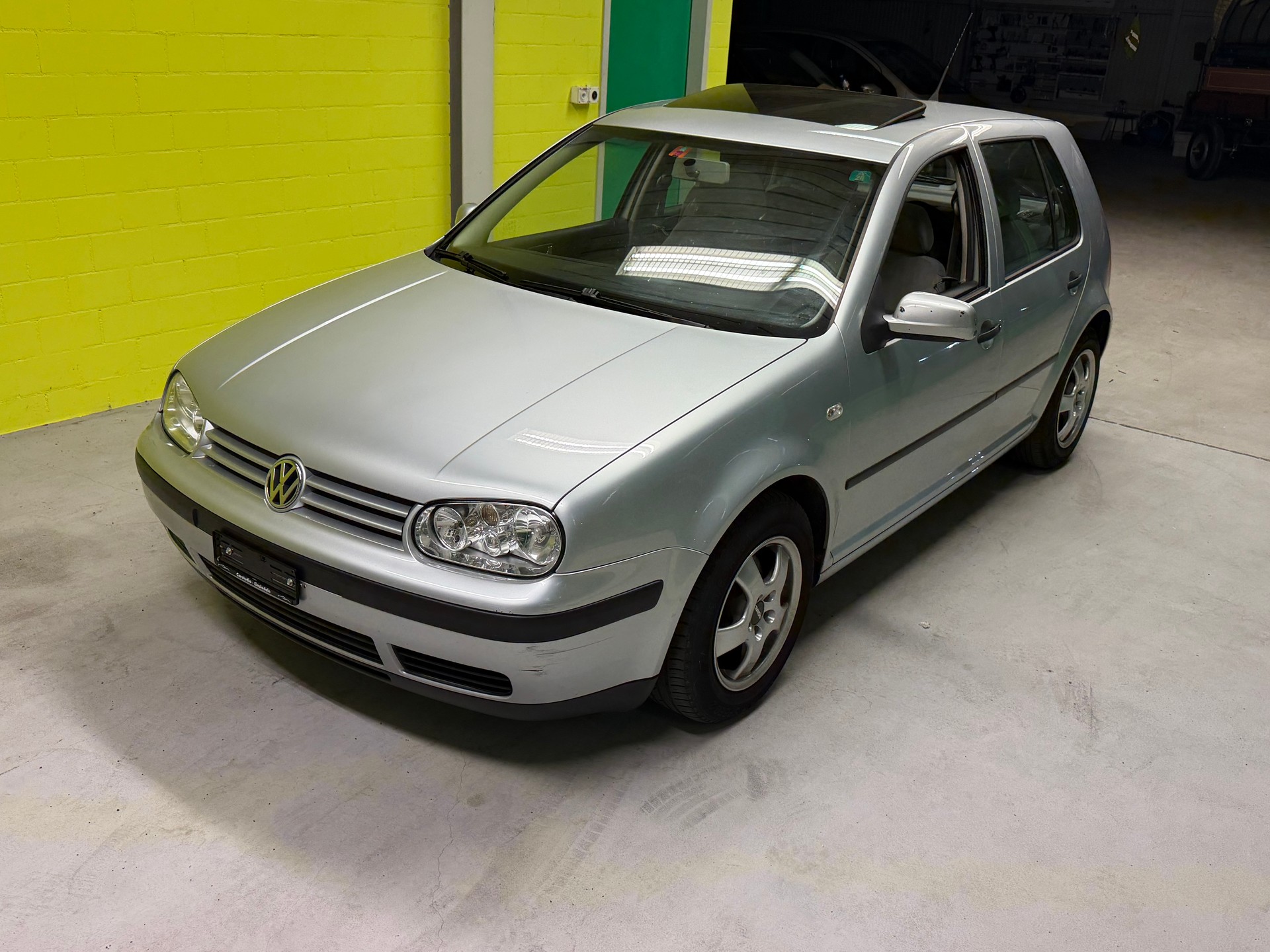 VW Golf 2.0-image-1