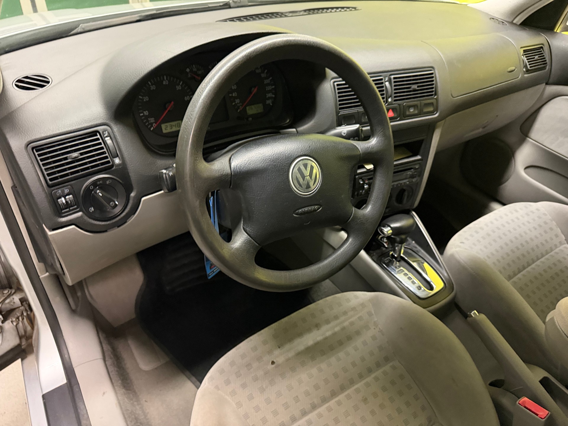 VW Golf 2.0-image-14