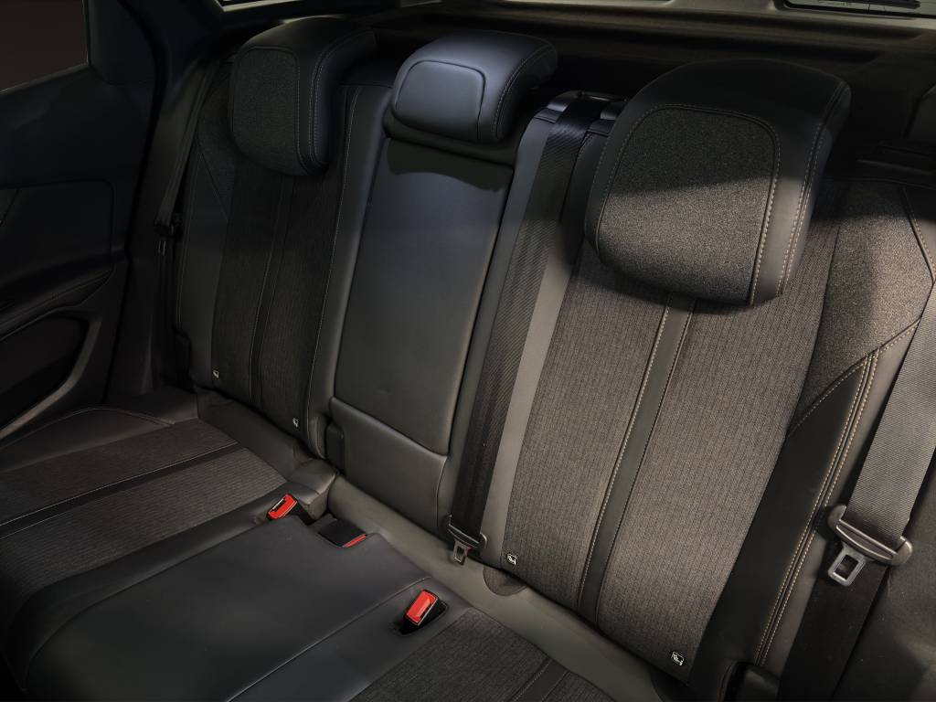 PEUGEOT 3008 1.6 THP GT Line EAT-image-7