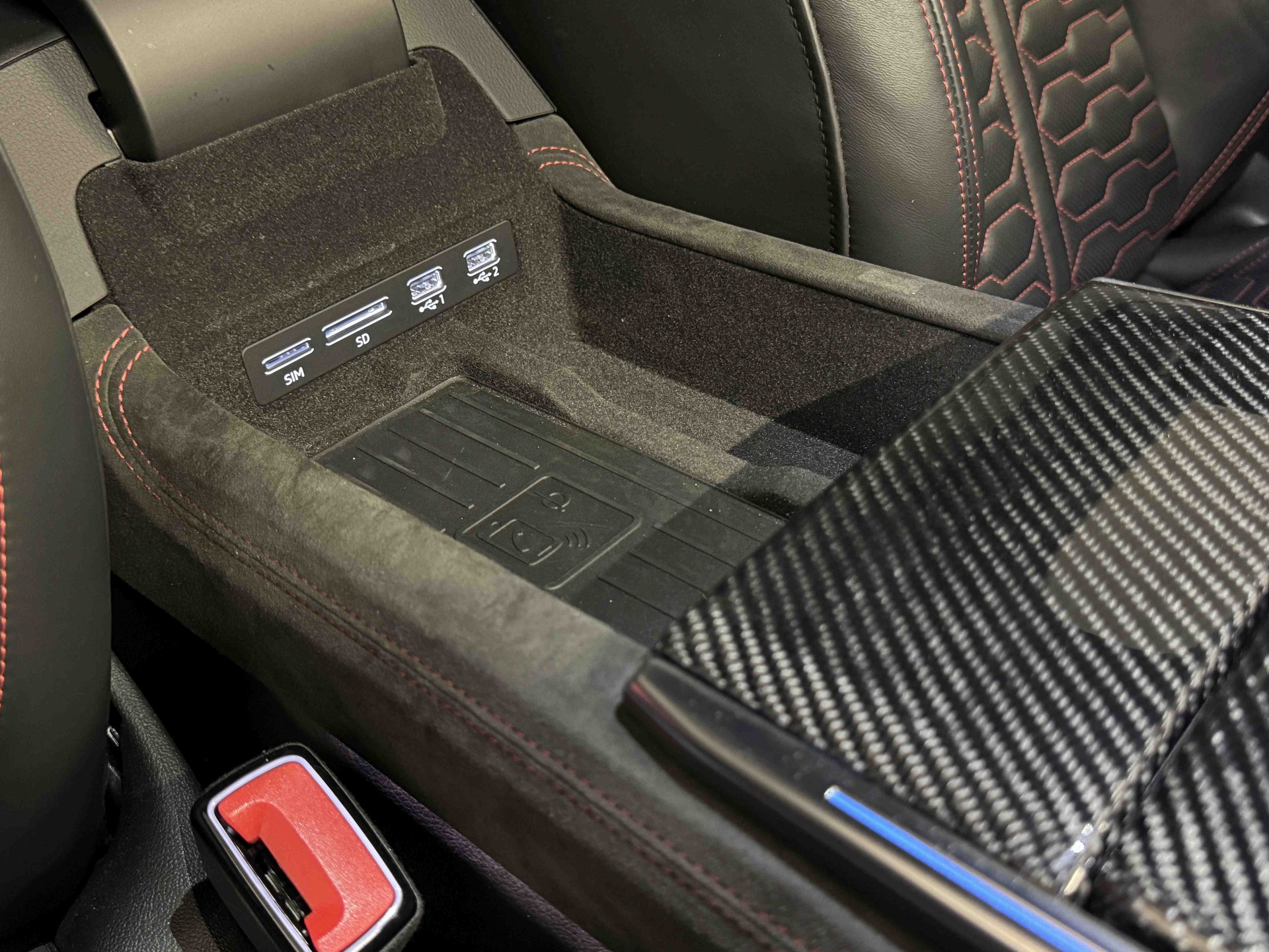 AUDI RS6 Avant 4.0 TFSI V8 quattro-image-10