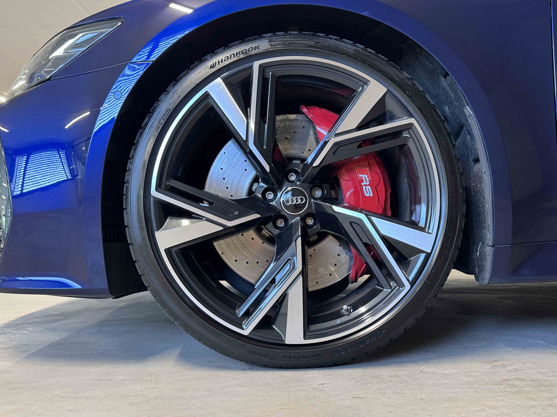 AUDI RS6 Avant 4.0 TFSI V8 quattro-image-16