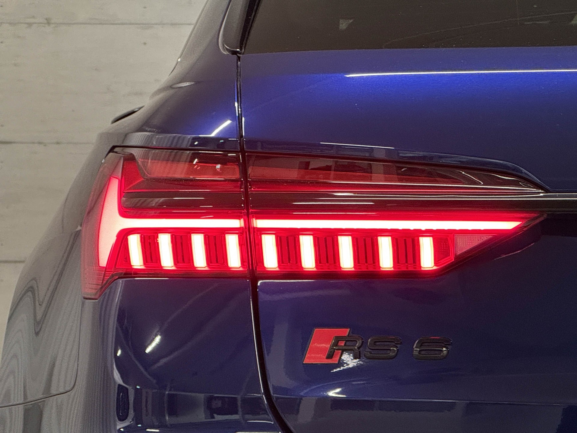 AUDI RS6 Avant 4.0 TFSI V8 quattro-image-4