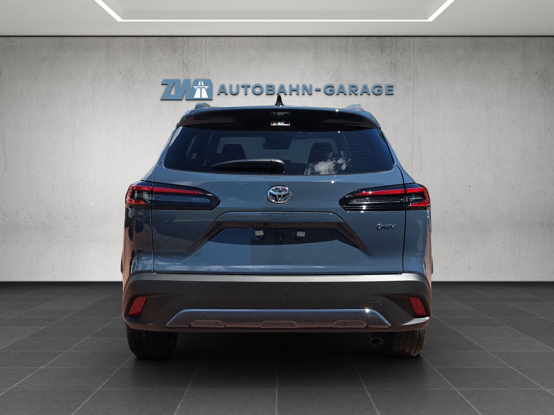 TOYOTA Corolla Cross 2.0 HSD Trend AWD-i-image-3