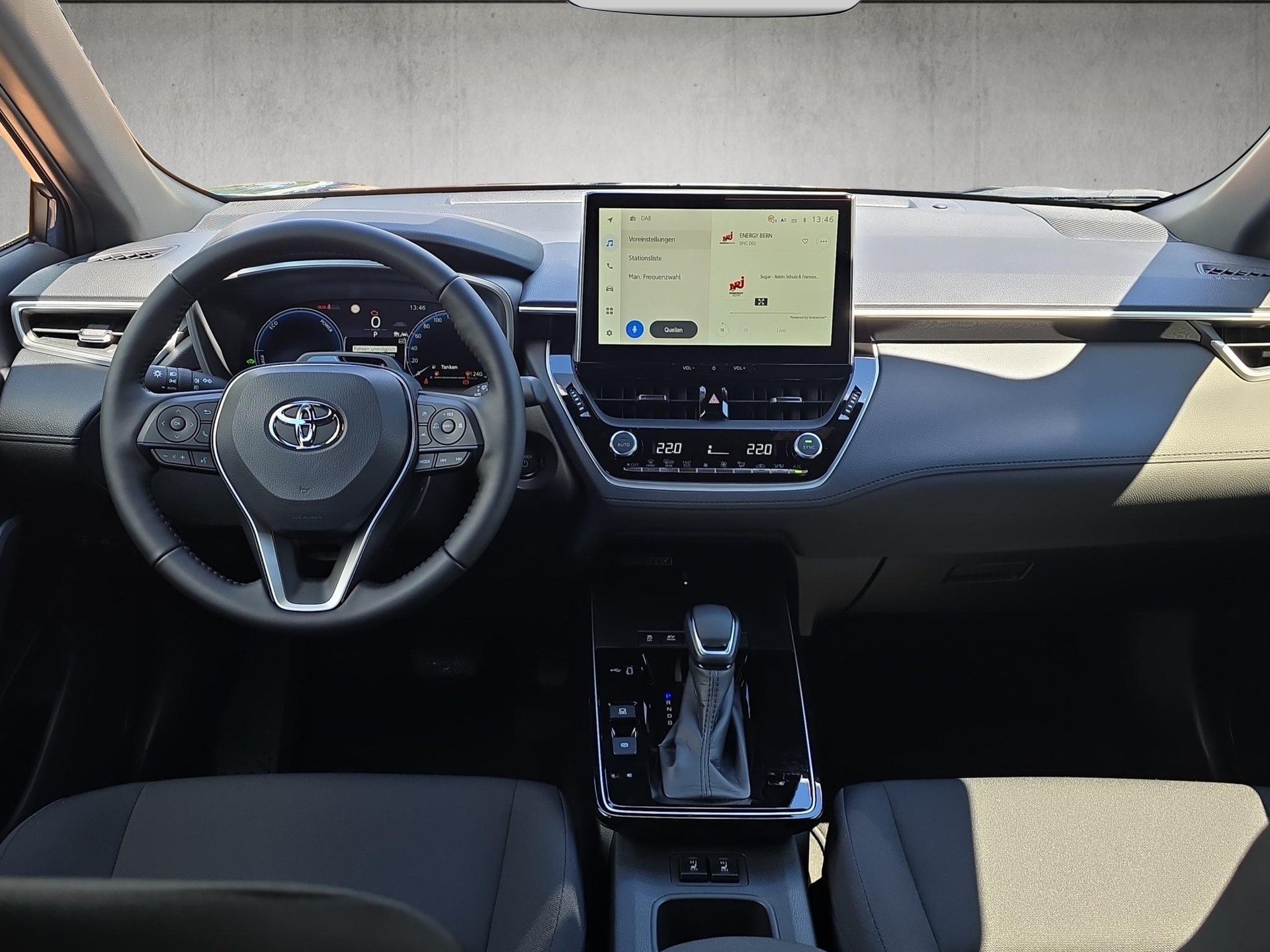 TOYOTA Corolla Cross 2.0 HSD Trend AWD-i-image-10
