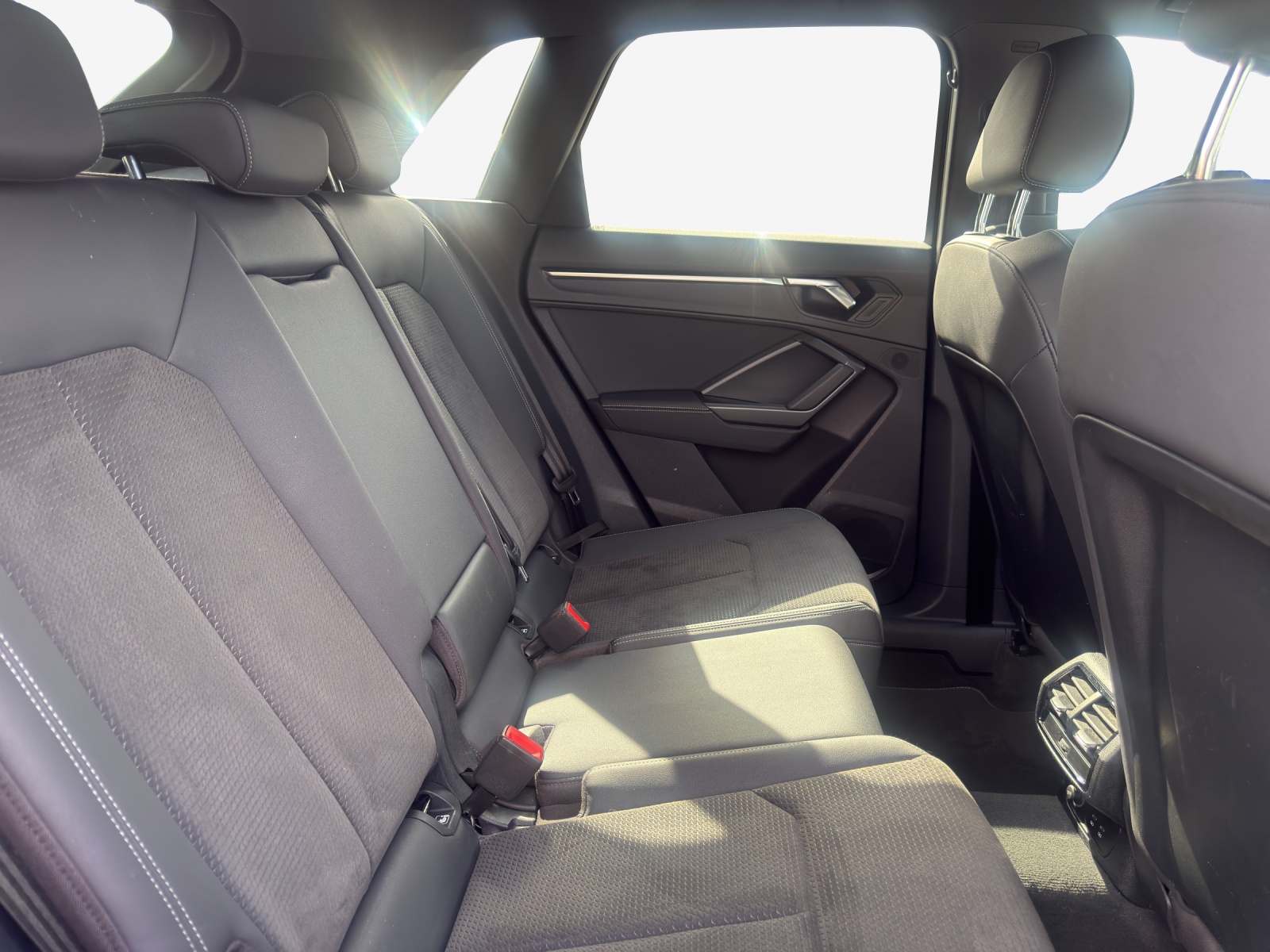 AUDI Q3 35 TFSI S line Attraction S-tronic-image-13