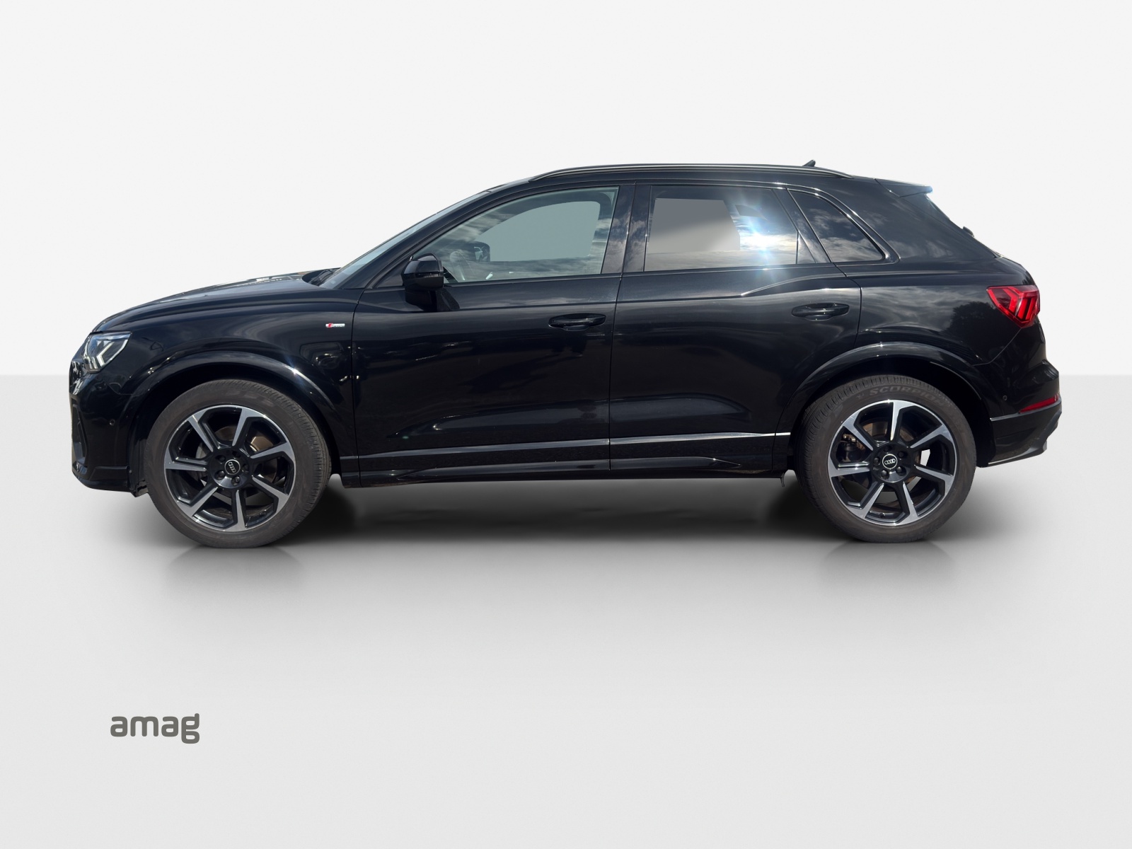 AUDI Q3 35 TFSI S line Attraction S-tronic-image-1