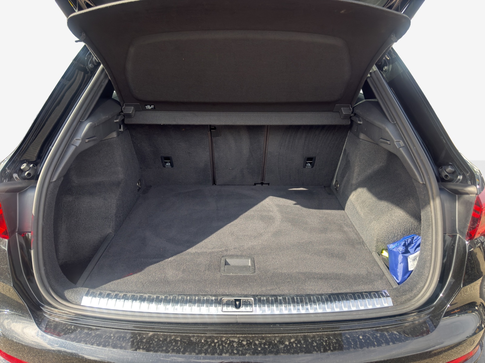 AUDI Q3 35 TFSI S line Attraction S-tronic-image-12