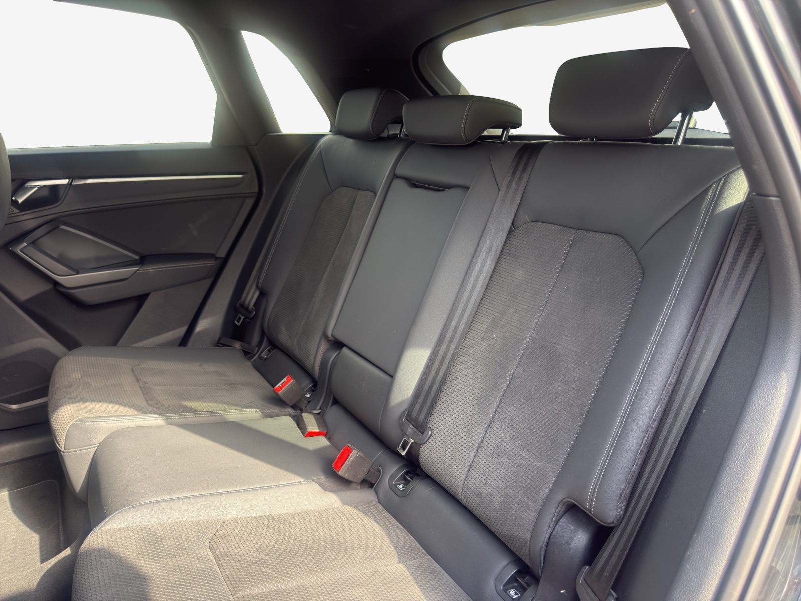 AUDI Q3 35 TFSI S line Attraction S-tronic-image-11