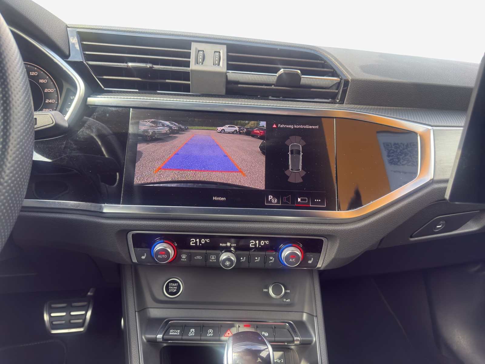 AUDI Q3 35 TFSI S line Attraction S-tronic-image-10