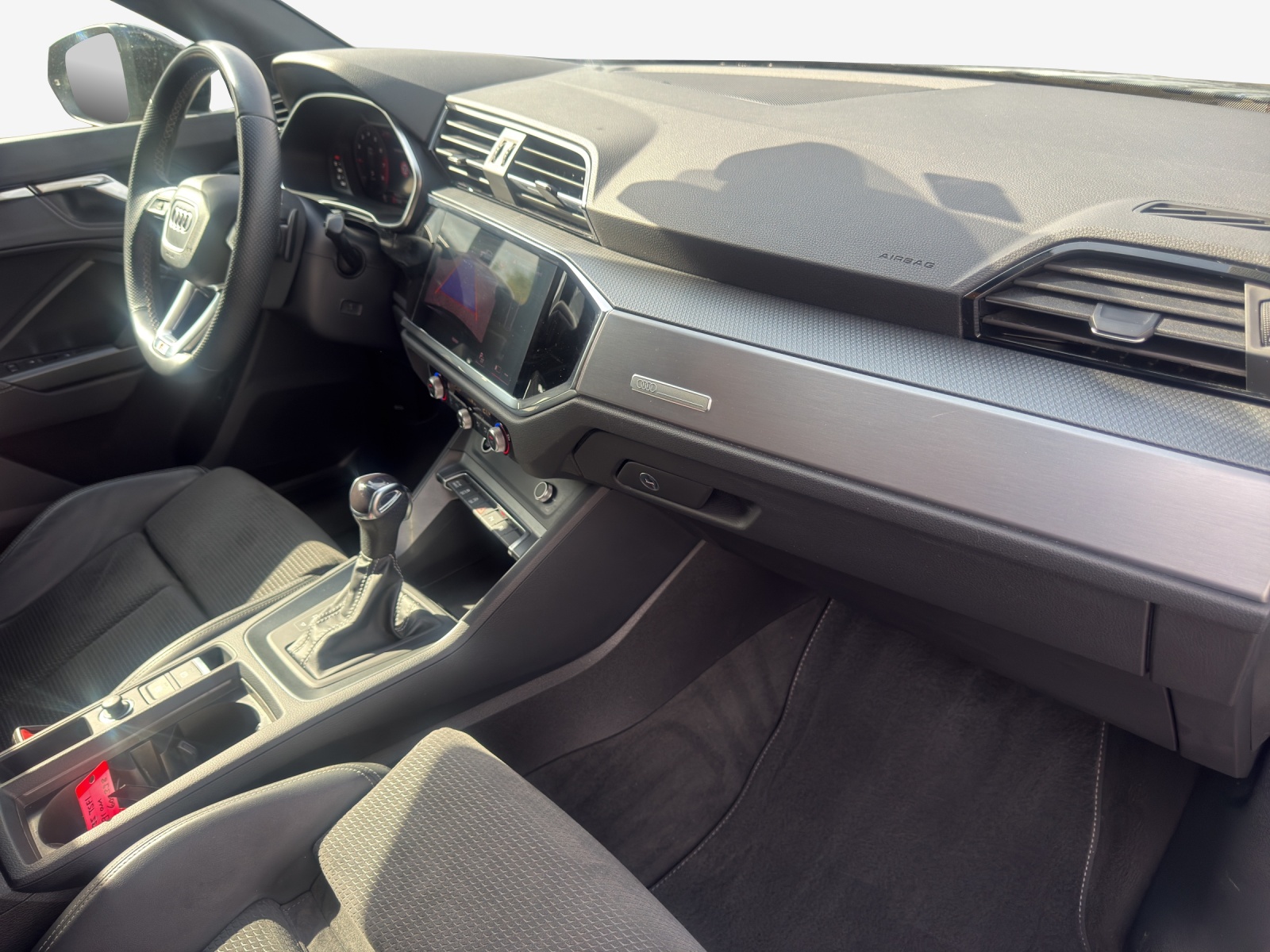 AUDI Q3 35 TFSI S line Attraction S-tronic-image-15