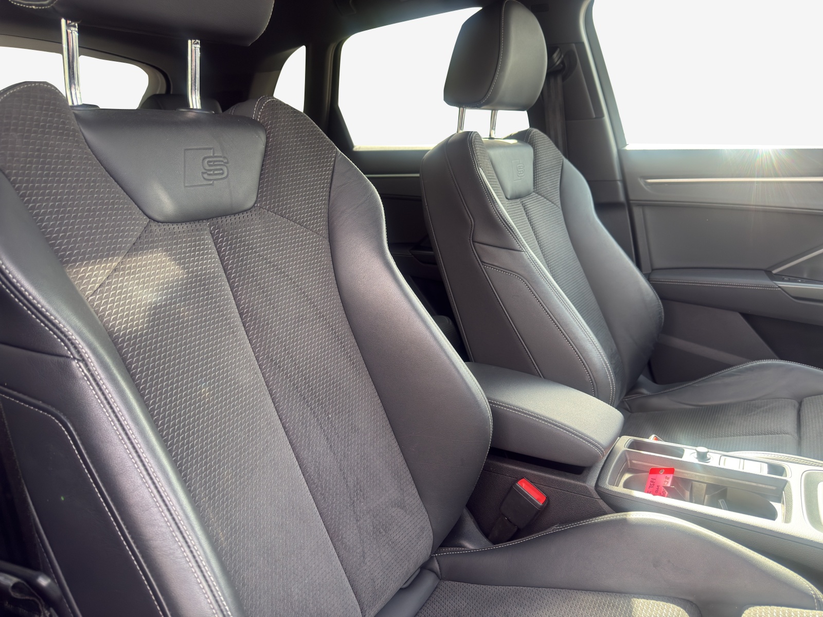 AUDI Q3 35 TFSI S line Attraction S-tronic-image-14