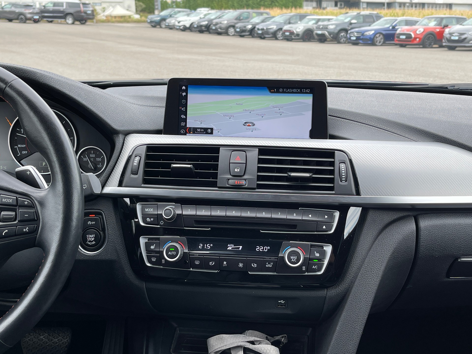 BMW 320d xDrive Touring Steptronic-image-10