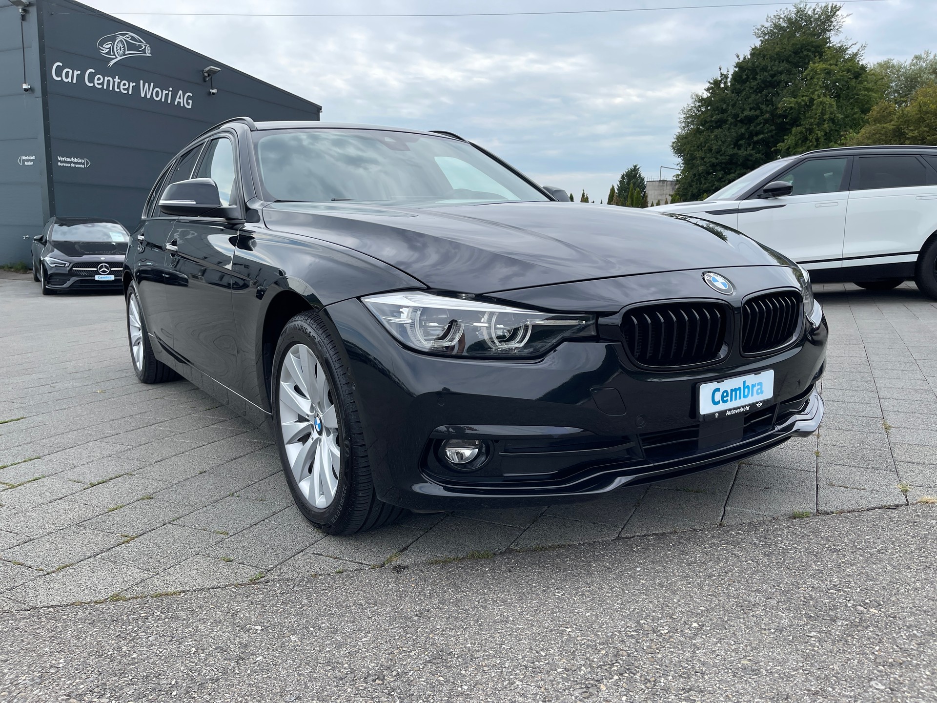 BMW 320d xDrive Touring Steptronic-image-5