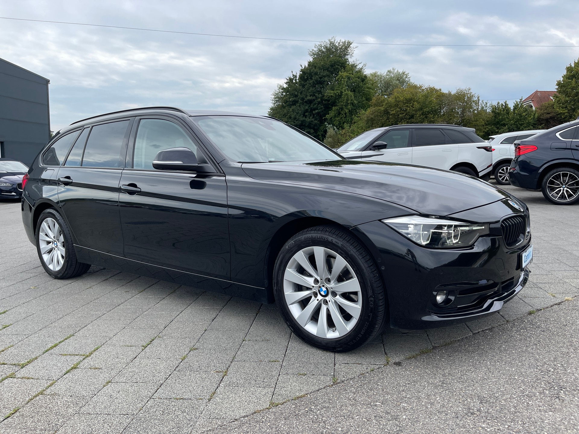 BMW 320d xDrive Touring Steptronic-image-4