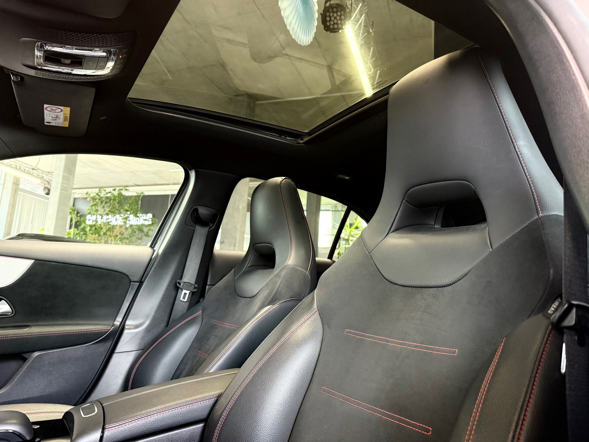 MERCEDES-BENZ A 180 d AMG Line 8G-DCT-image-10