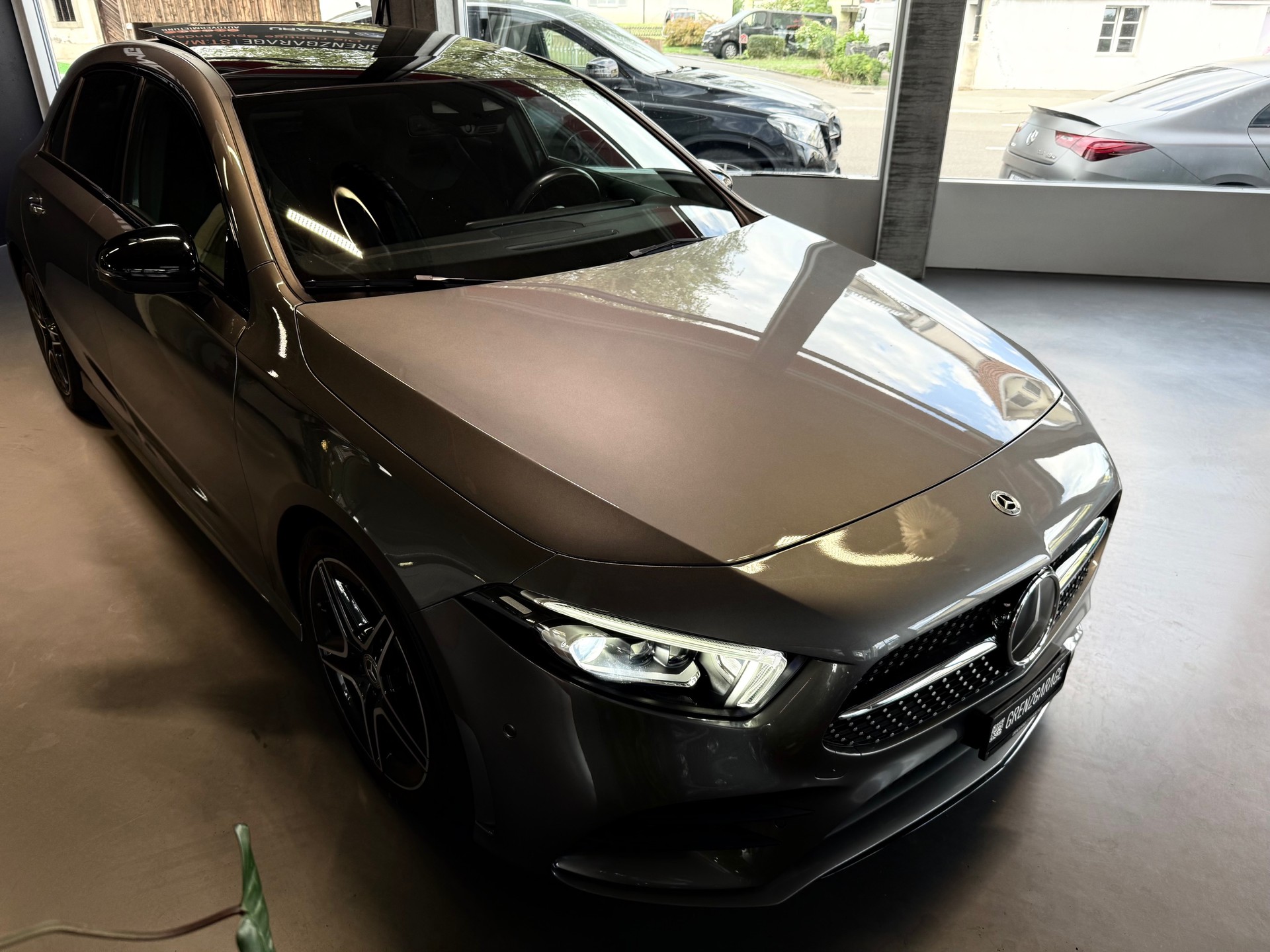 MERCEDES-BENZ A 180 d AMG Line 8G-DCT-image-1