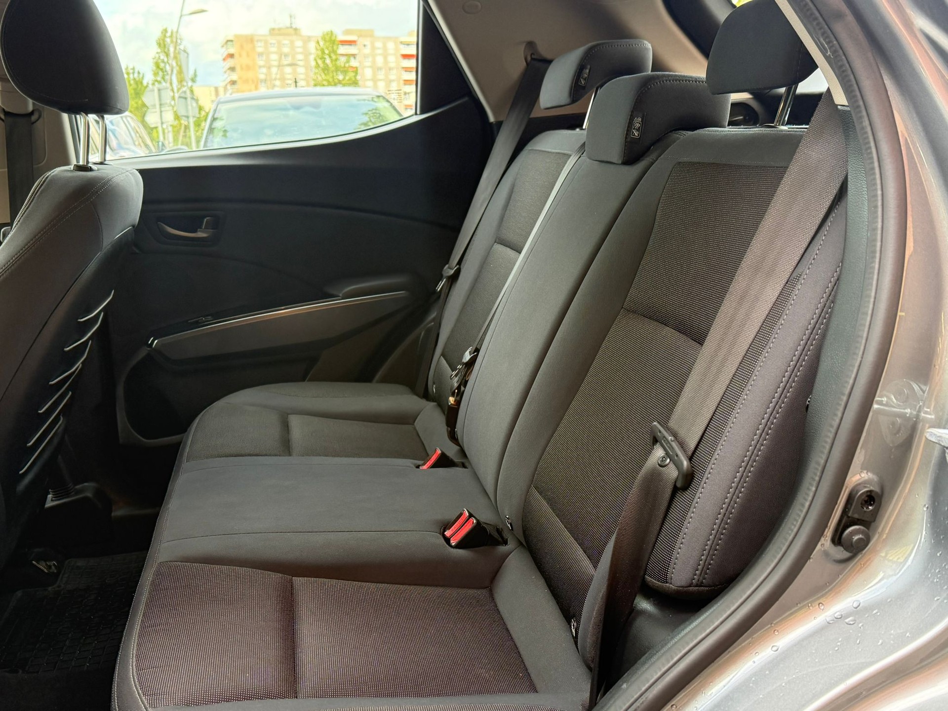 KGM-SsangYong Tivoli 1.5 T GDI Quartz 2WD Automat-image-11