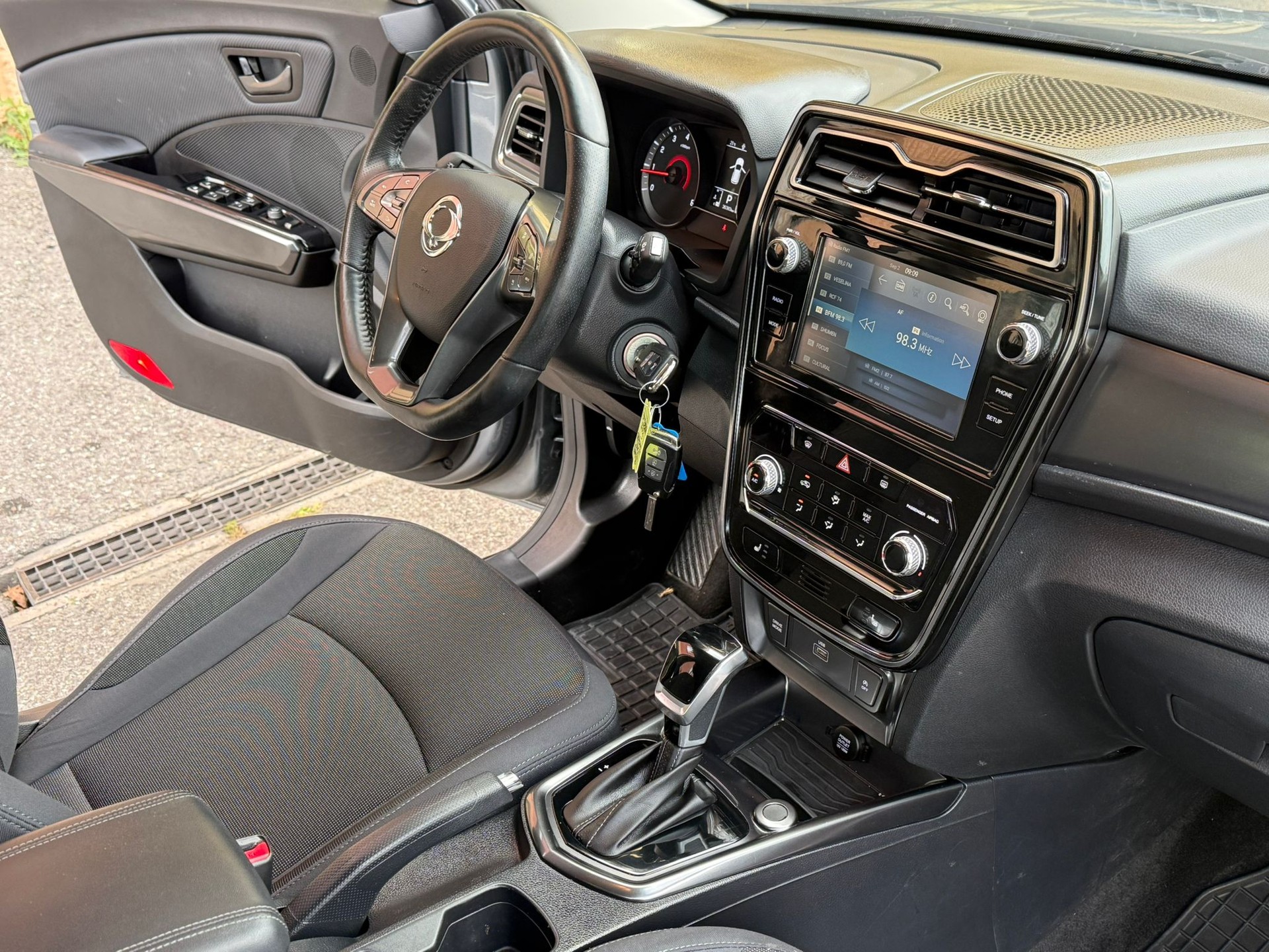KGM-SsangYong Tivoli 1.5 T GDI Quartz 2WD Automat-image-9
