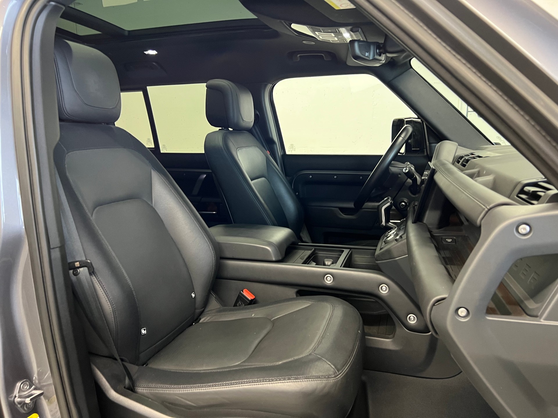 LAND ROVER Defender 110 2.0 P400e X-Dynamic HSE-image-5
