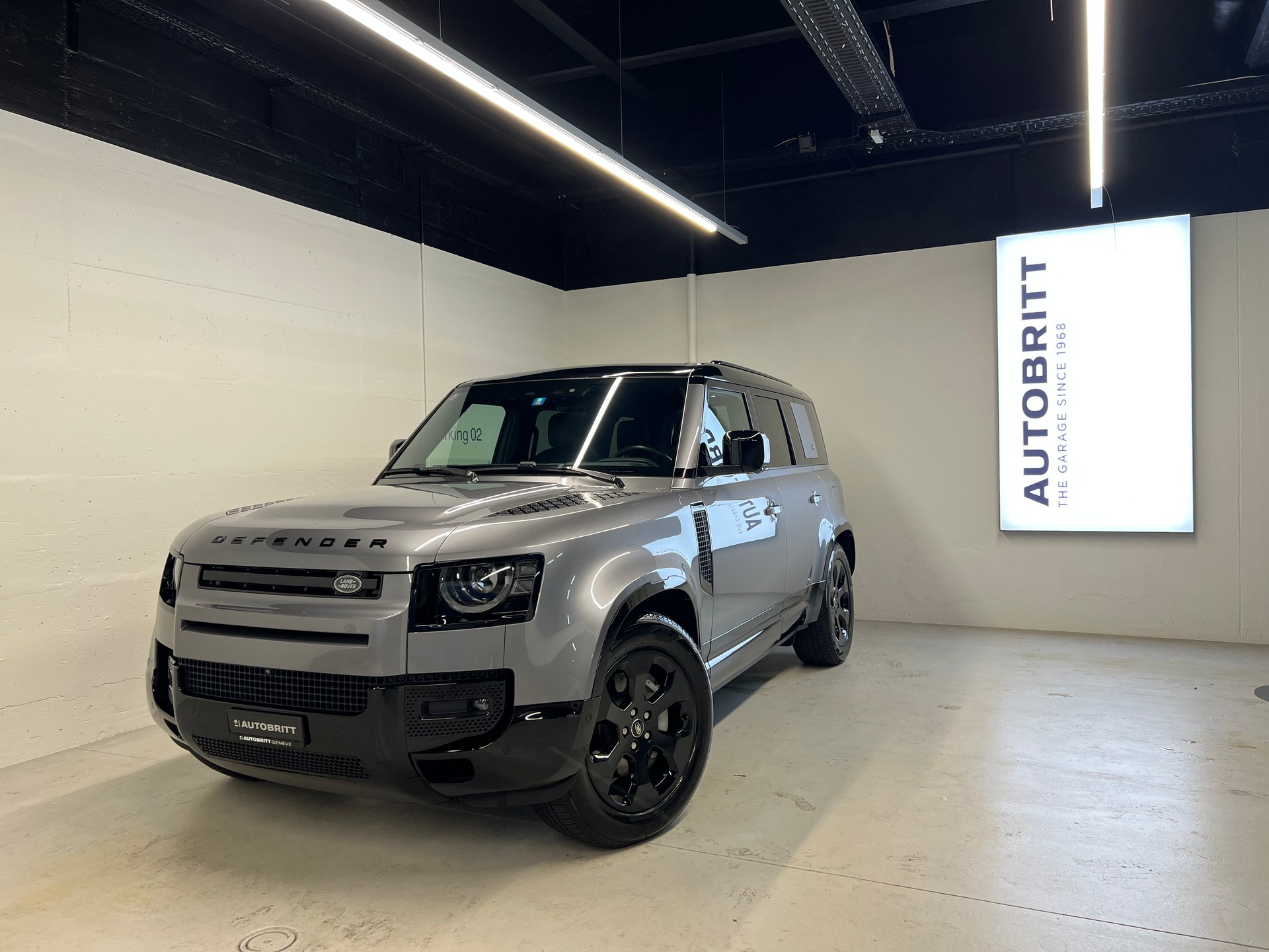 LAND ROVER Defender 110 2.0 P400e X-Dynamic HSE