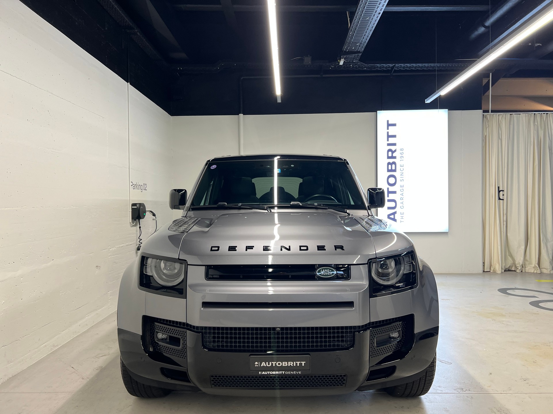 LAND ROVER Defender 110 2.0 P400e X-Dynamic HSE-image-9