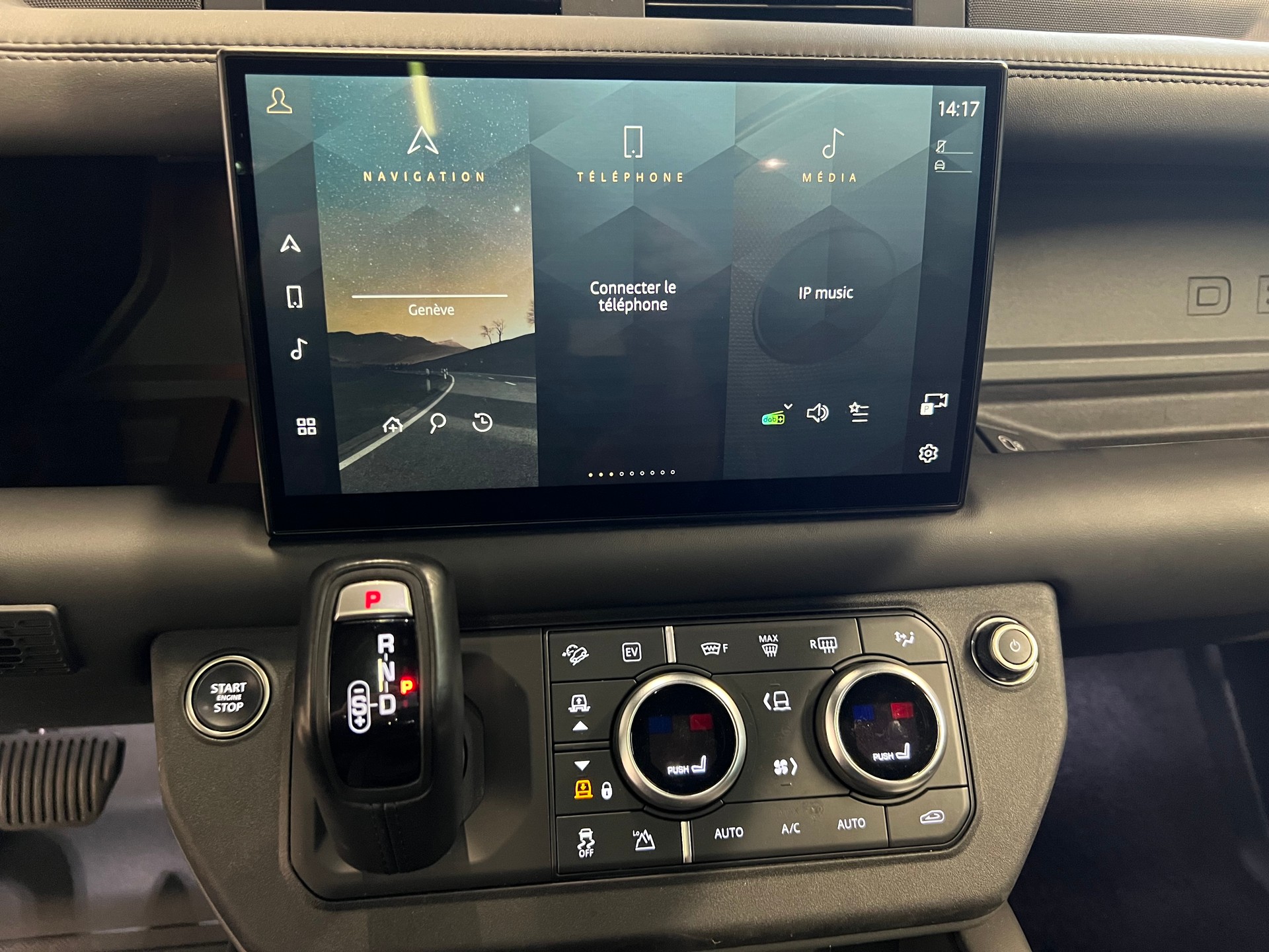 LAND ROVER Defender 110 2.0 P400e X-Dynamic HSE-image-4