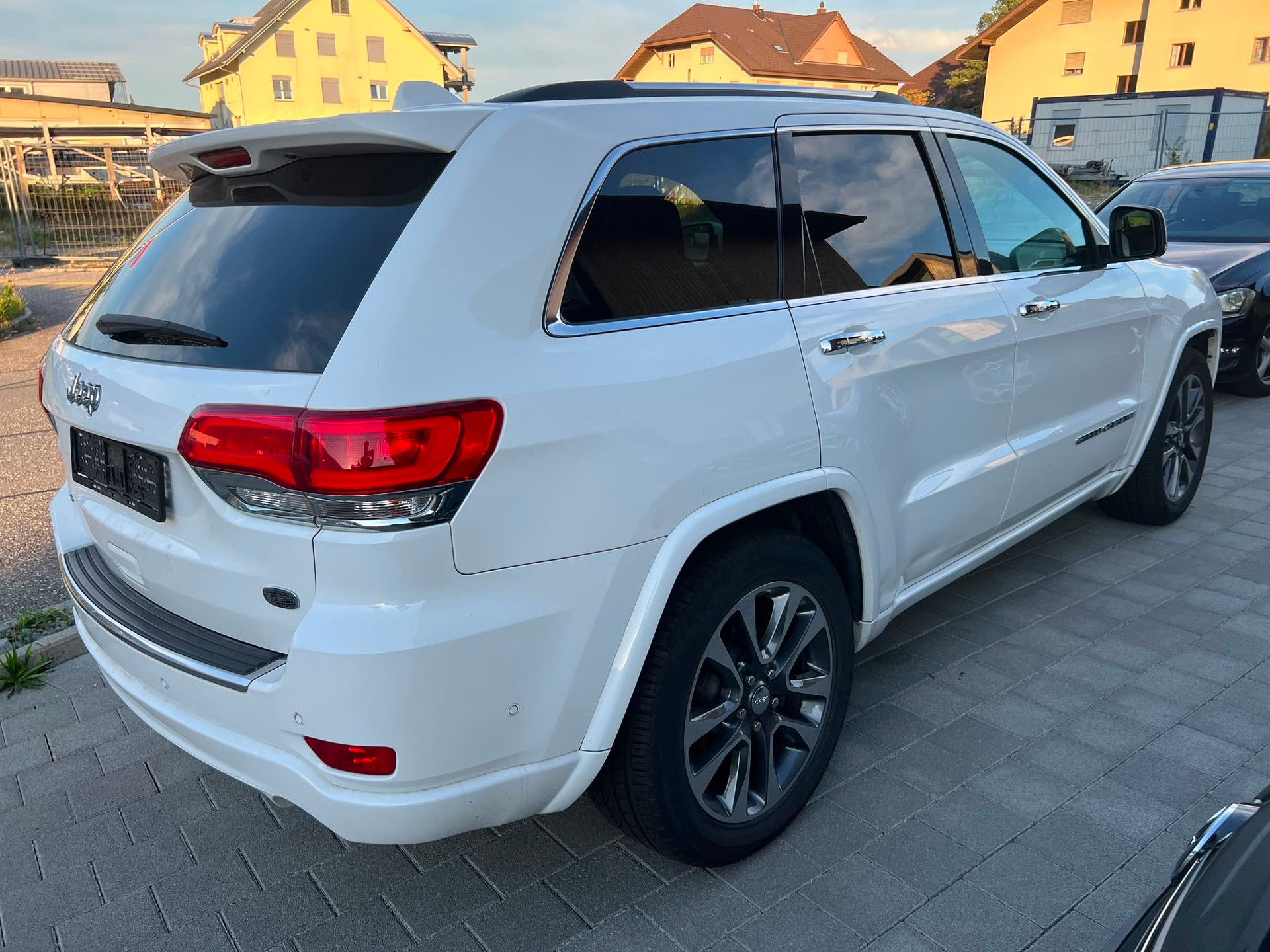 JEEP Grand Cherokee 3.0 CRD Overland Automatic-image-1