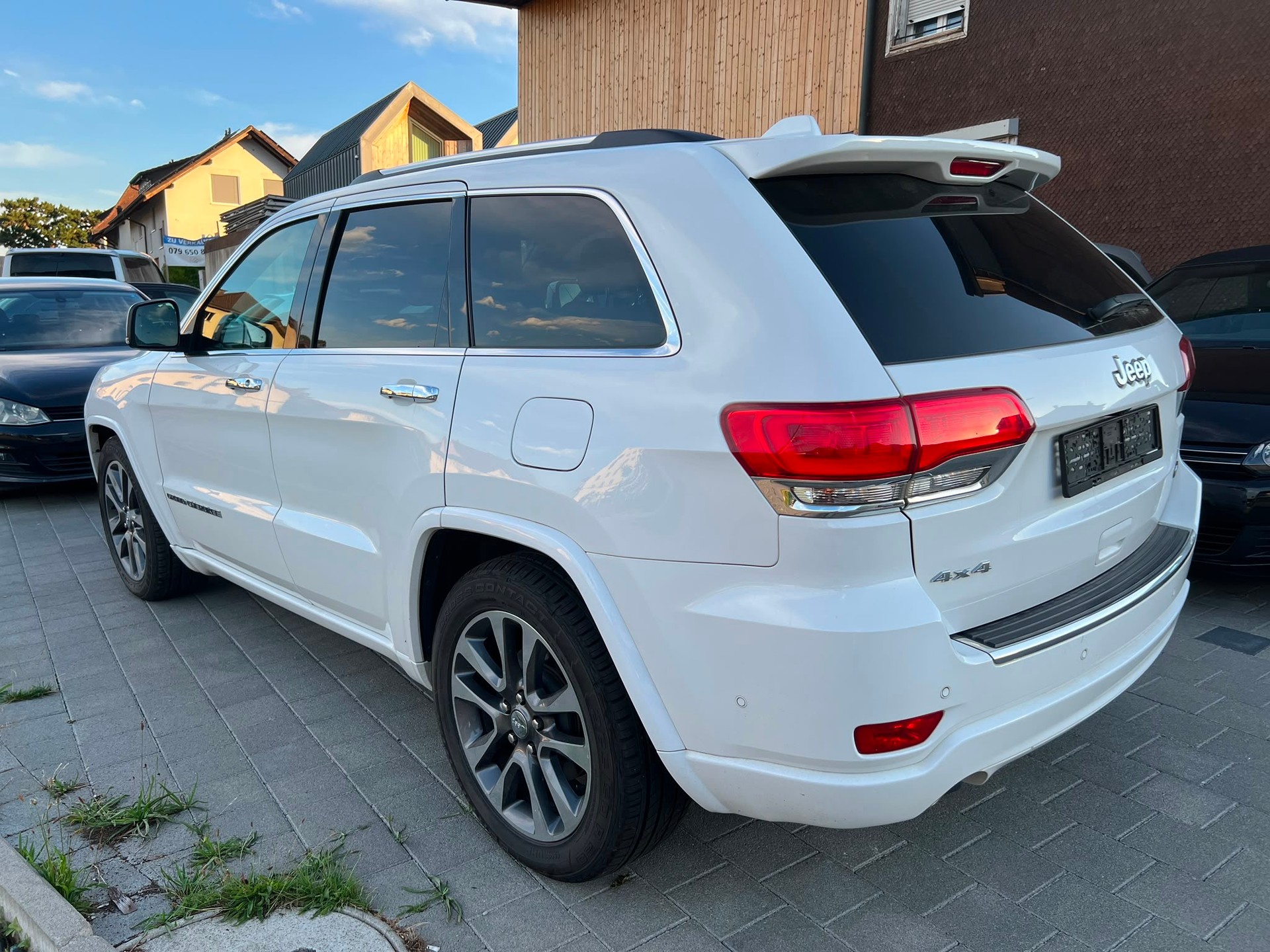 JEEP Grand Cherokee 3.0 CRD Overland Automatic-image-9