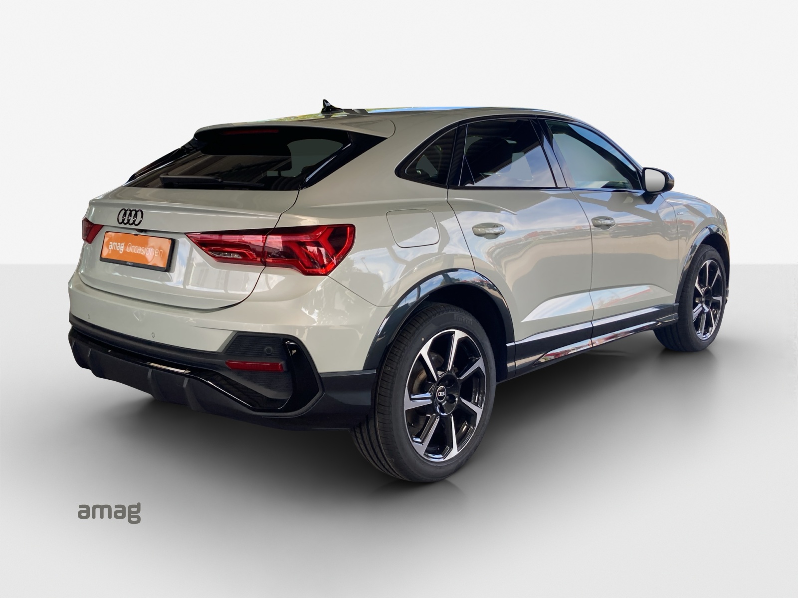 AUDI Q3 Sportback 45 TFSI S line quattro S-tronic-image-4