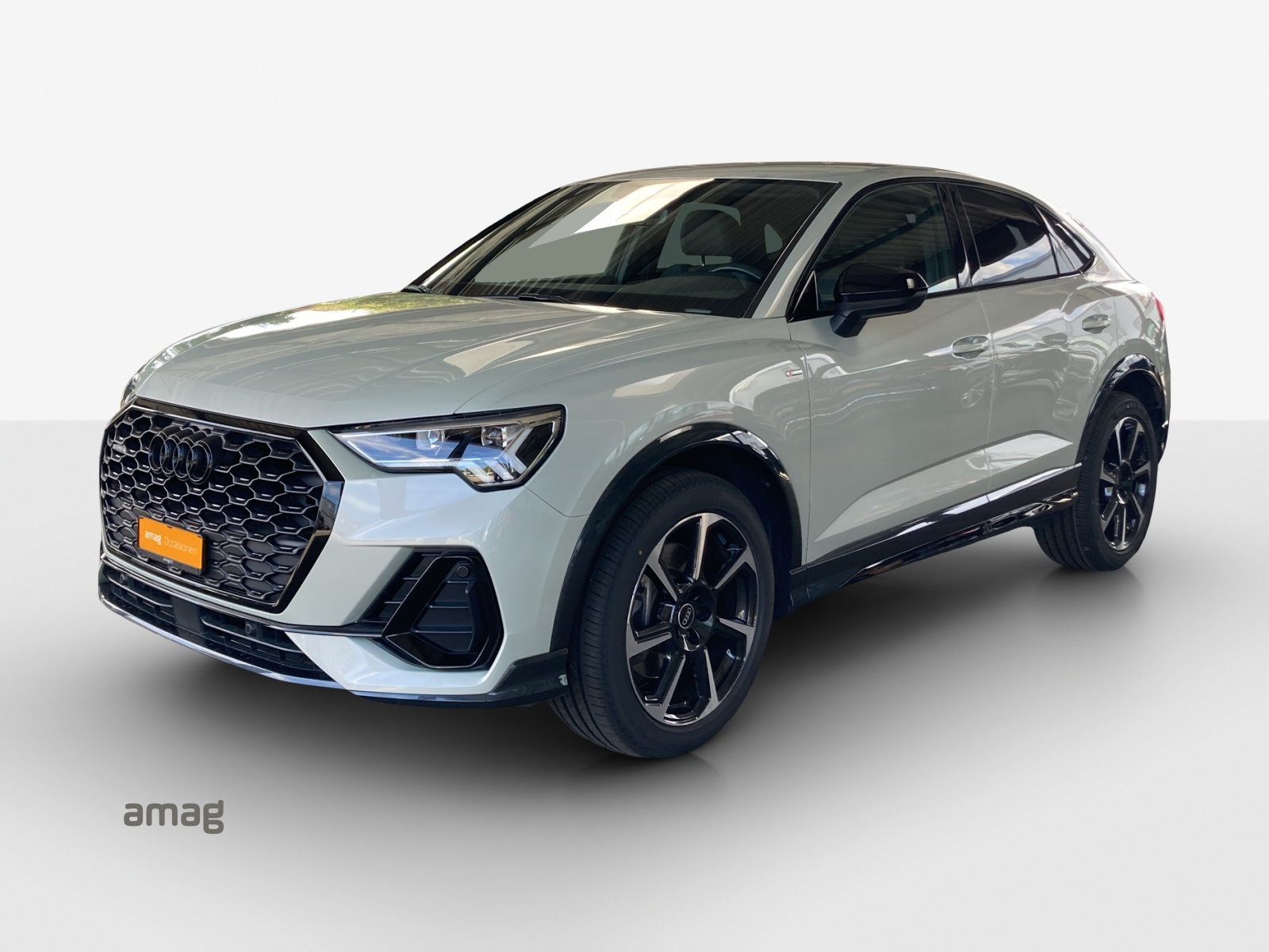 AUDI Q3 Sportback 45 TFSI S line quattro S-tronic-image-0