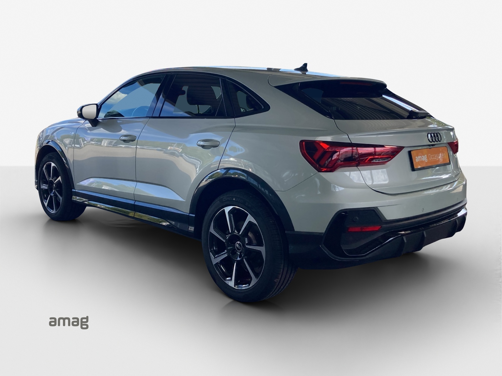 AUDI Q3 Sportback 45 TFSI S line quattro S-tronic-image-2