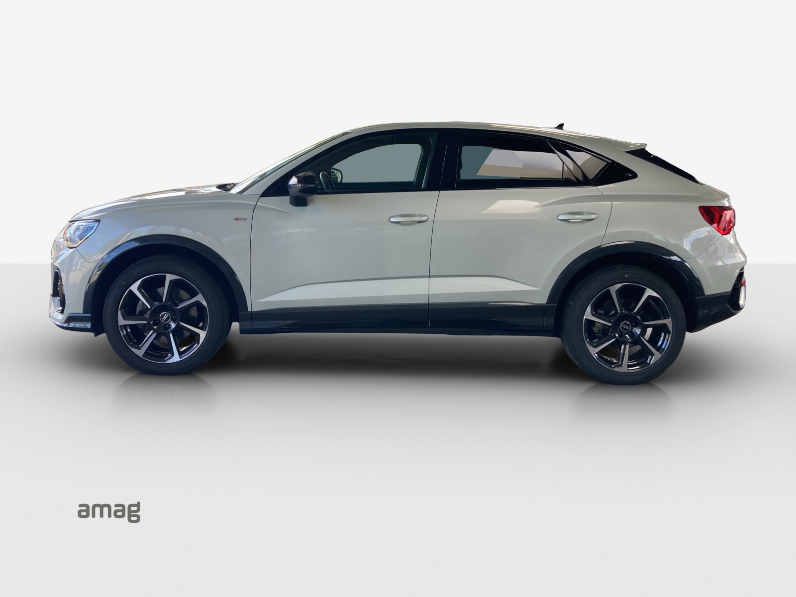 AUDI Q3 Sportback 45 TFSI S line quattro S-tronic-image-1