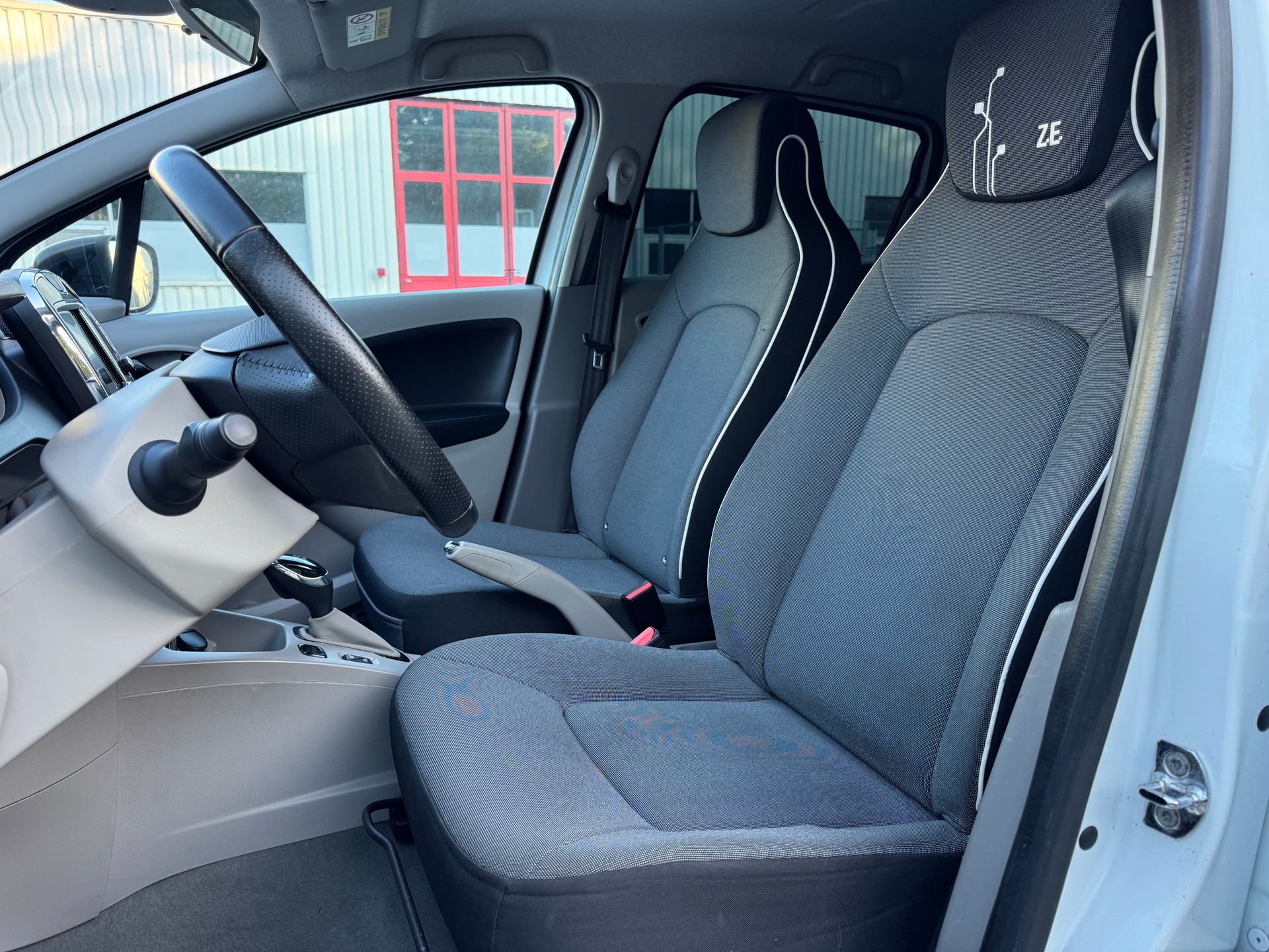 RENAULT Zoe Life Q210-image-8
