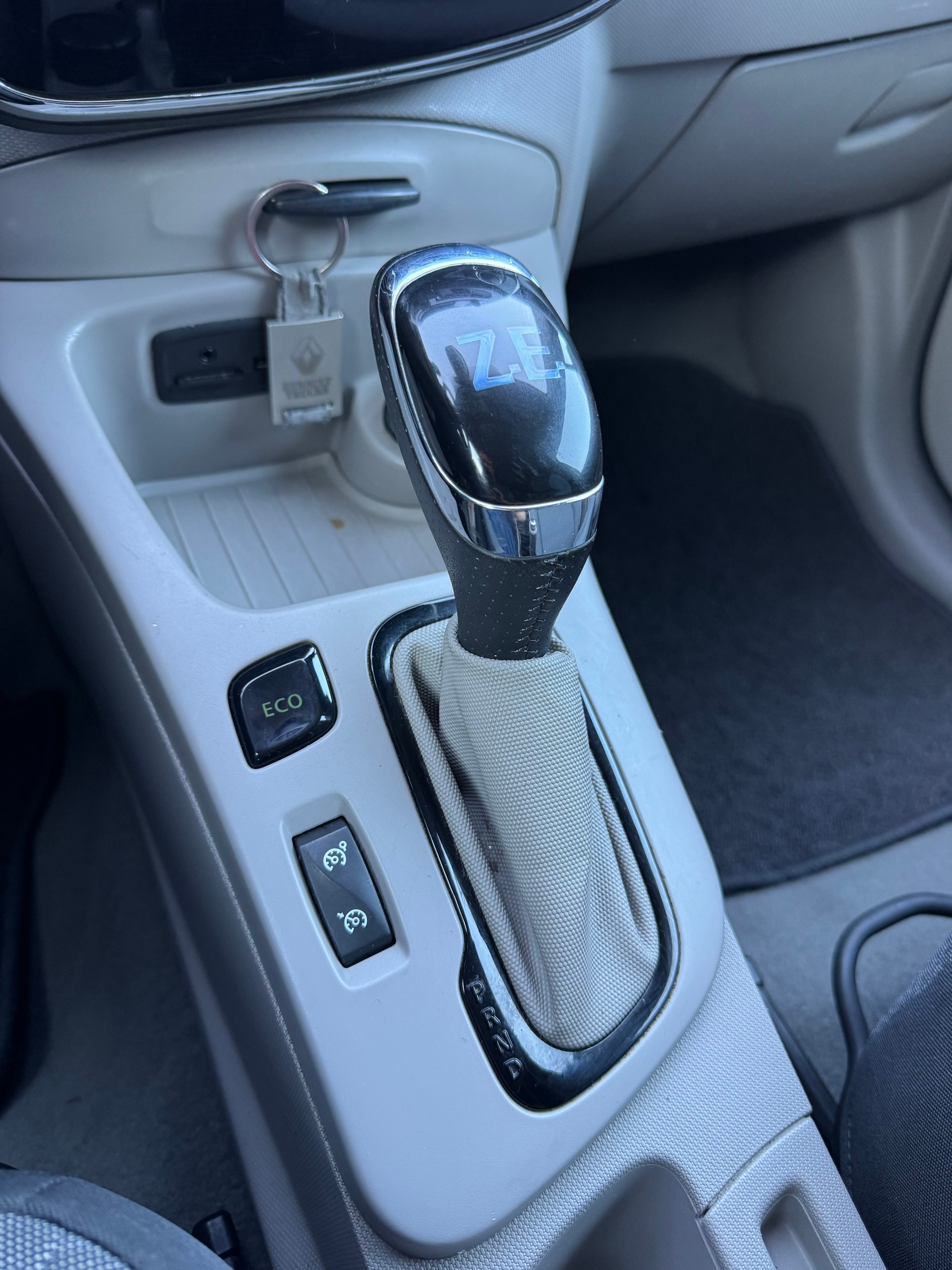 RENAULT Zoe Life Q210-image-13
