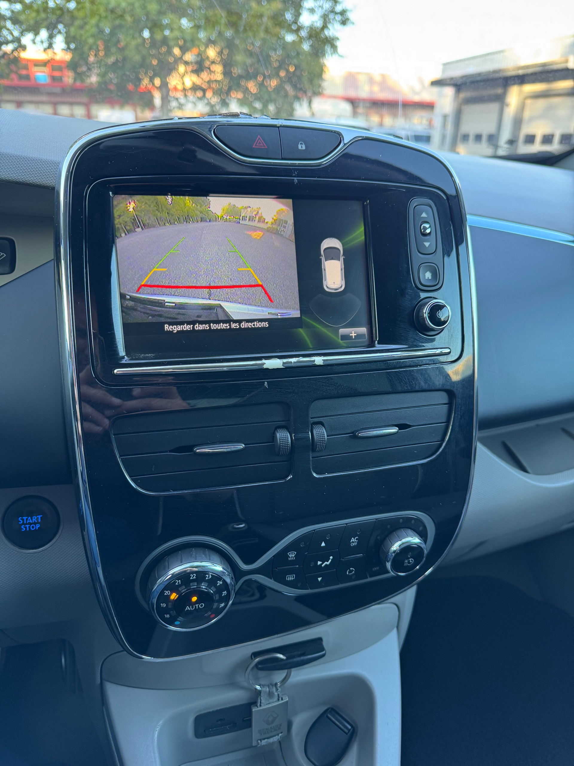RENAULT Zoe Life Q210-image-12
