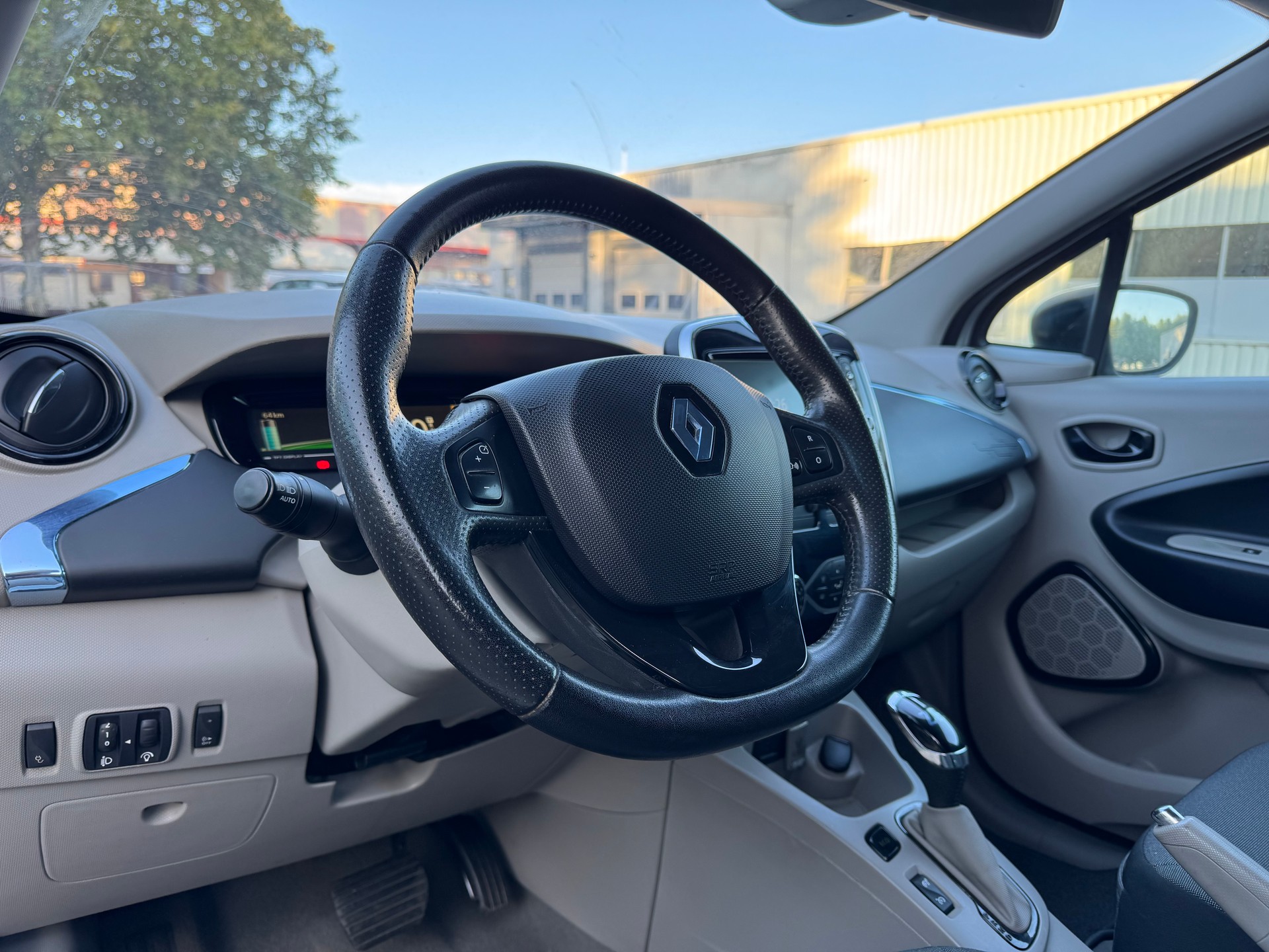 RENAULT Zoe Life Q210-image-10
