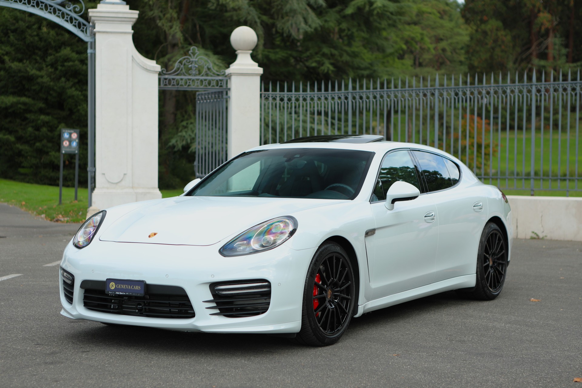 PORSCHE Panamera GTS V8 4.8 PDK-image-7