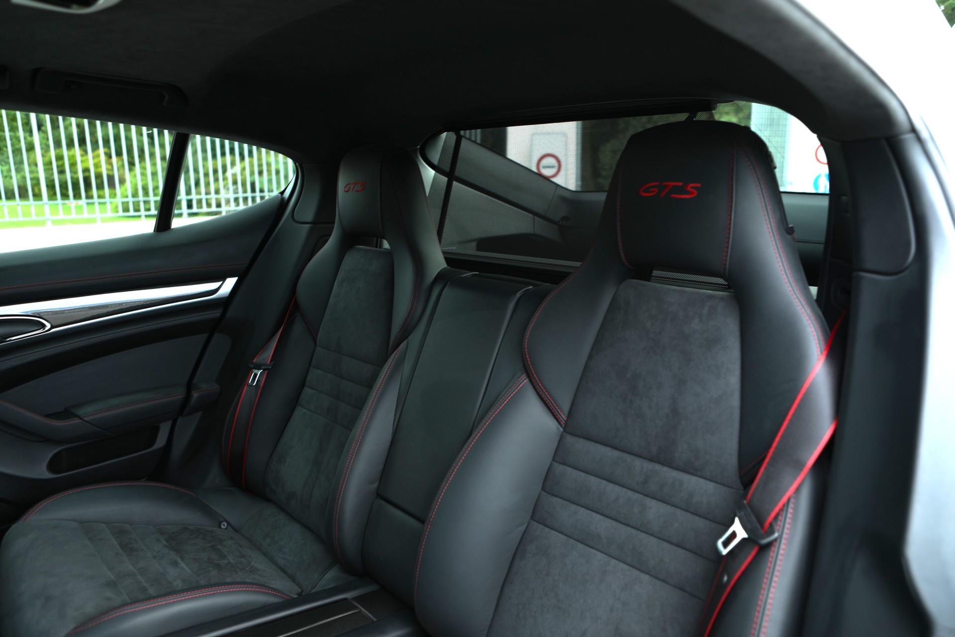 PORSCHE Panamera GTS V8 4.8 PDK-image-5