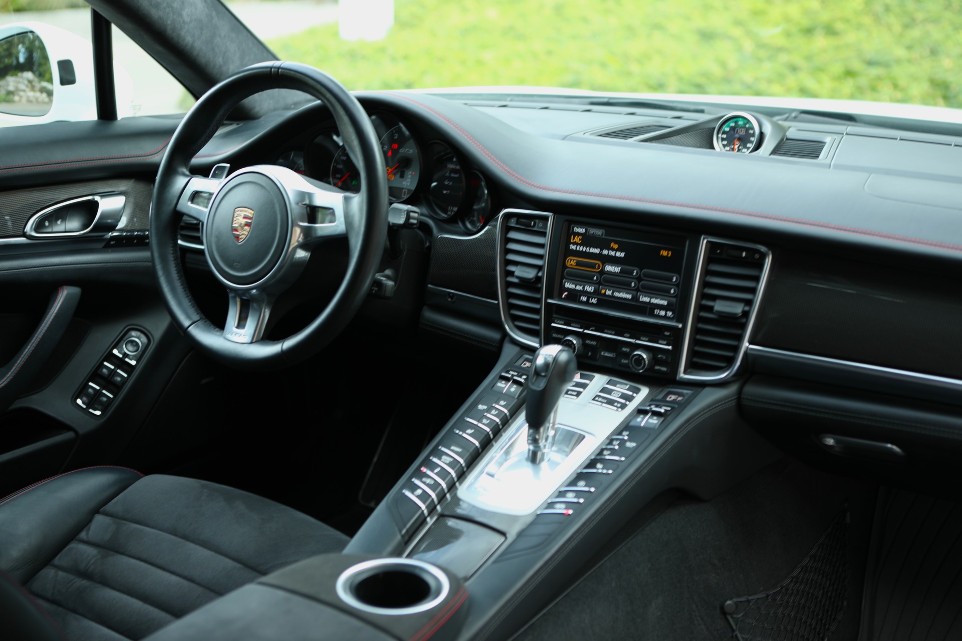 PORSCHE Panamera GTS V8 4.8 PDK-image-10