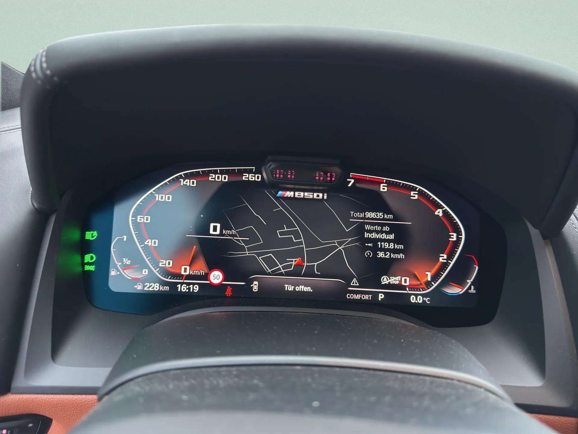 BMW M850i xDrive Steptronic-image-15