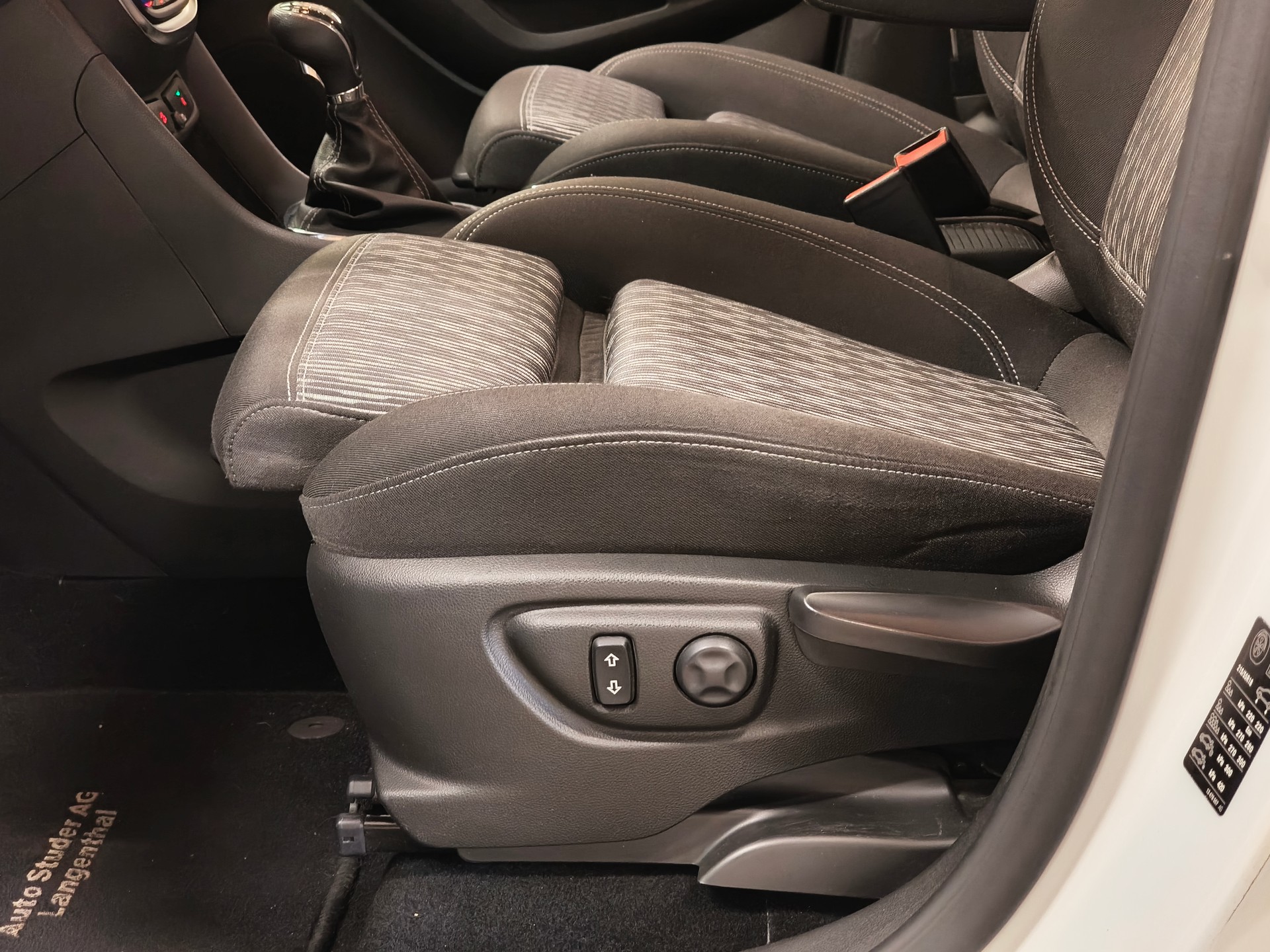 OPEL Mokka 1.4i 16V Turbo Cosmo 4WD-image-18