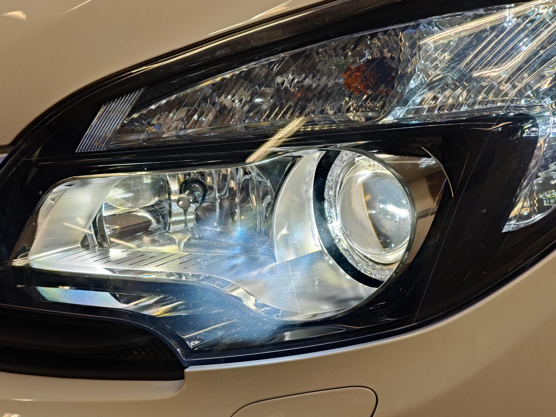 OPEL Mokka 1.4i 16V Turbo Cosmo 4WD-image-3